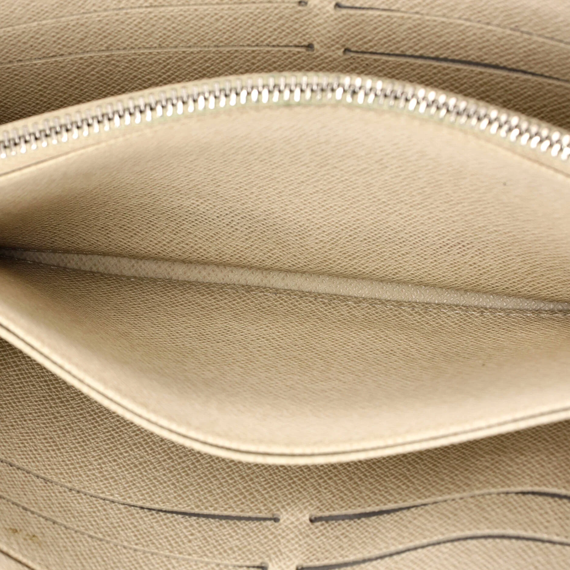 Zippy Wallet Epi Leather - Image 5