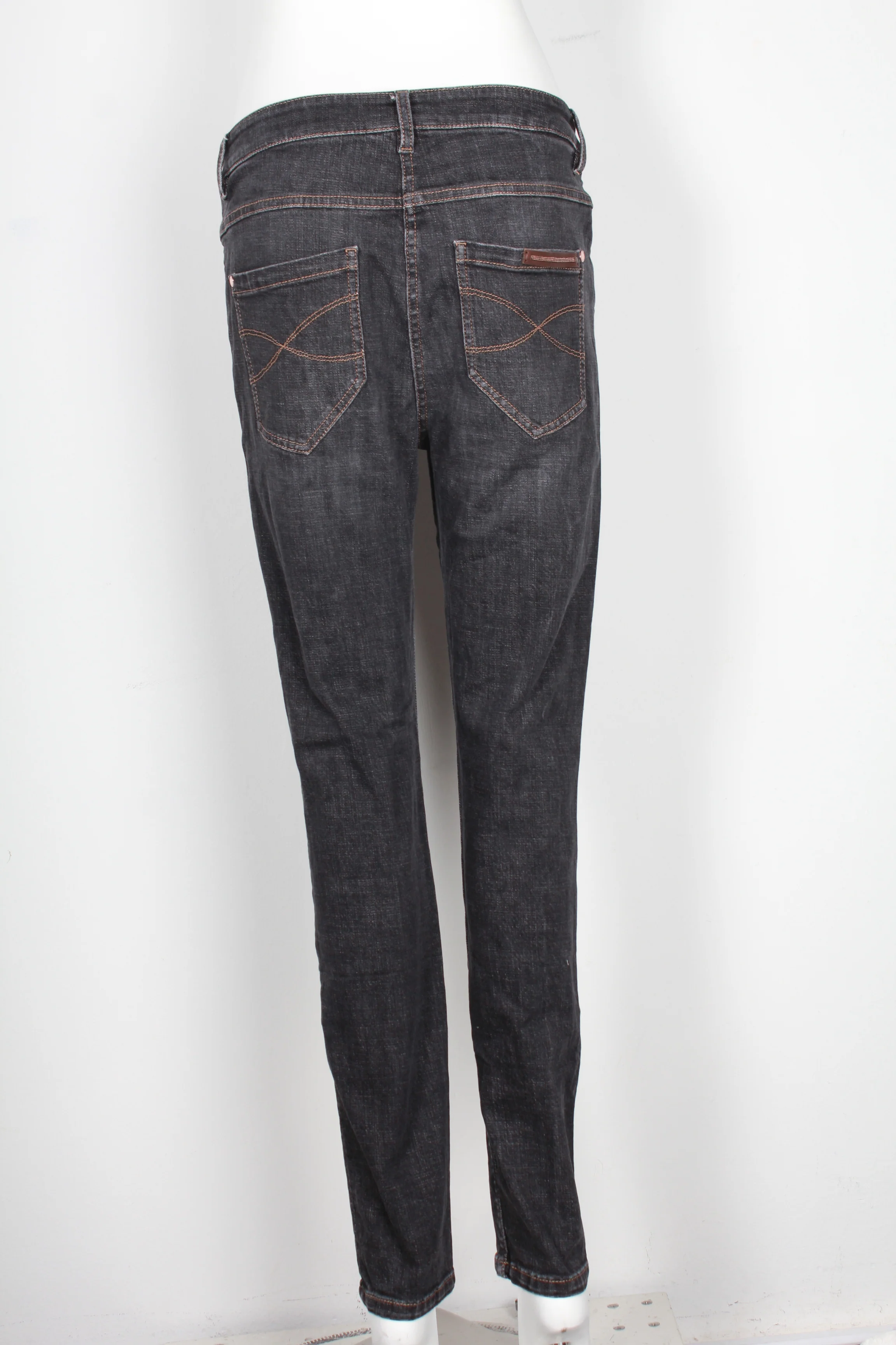 Women's Brunello Cucinelli Slim Fir Jeans in Dark Blue Cotton - Image 10