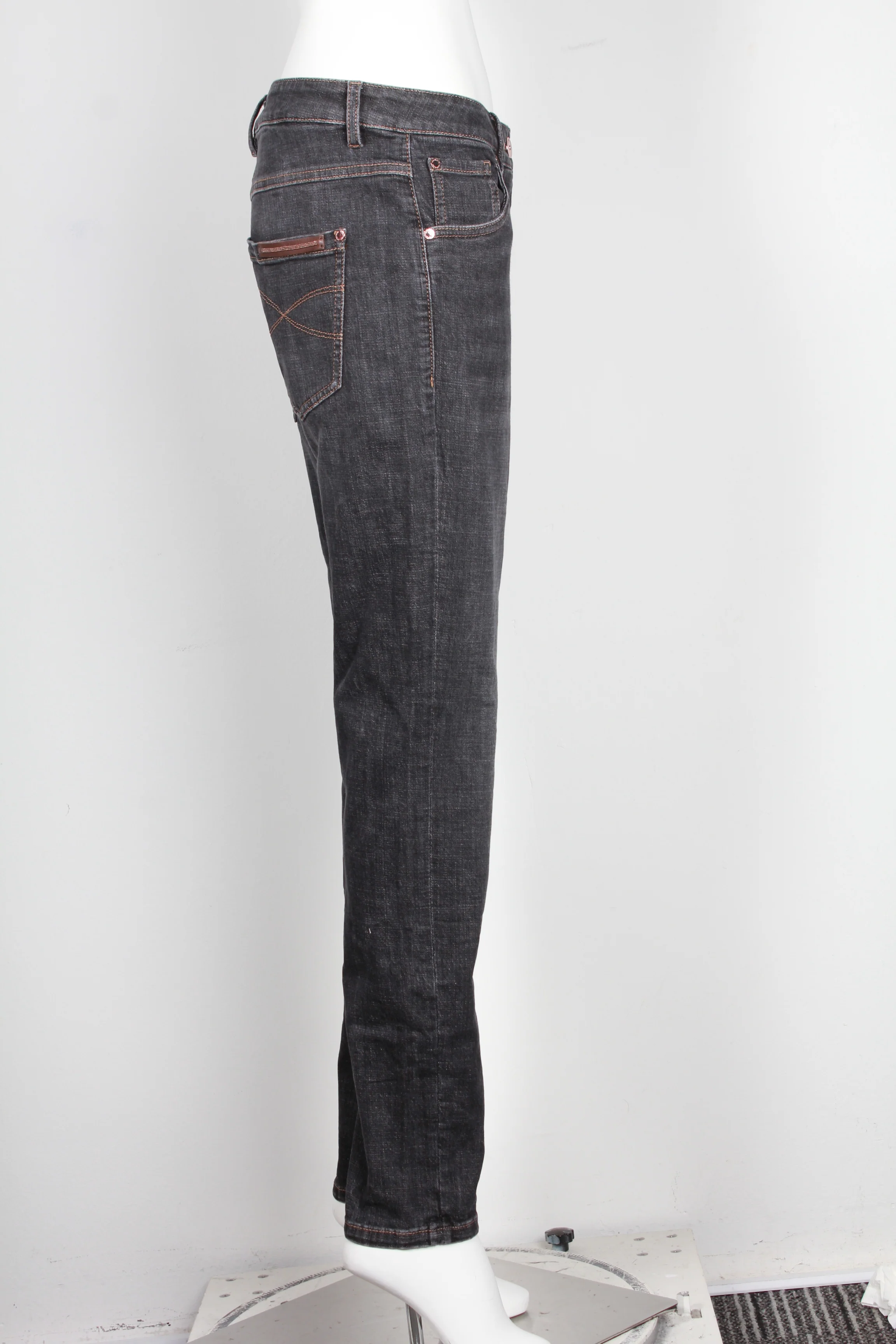 Women's Brunello Cucinelli Slim Fir Jeans in Dark Blue Cotton - Image 9