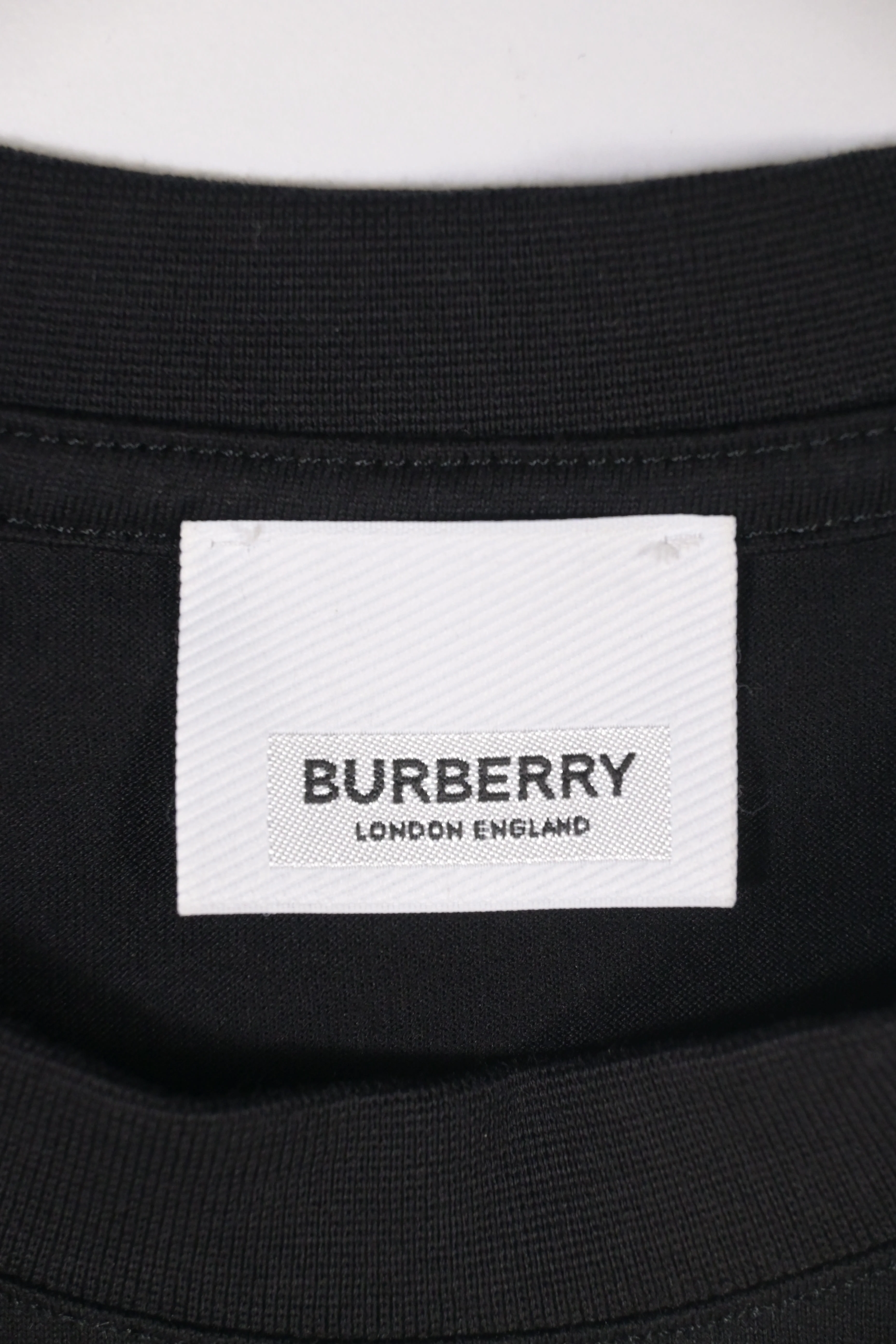 Men's Burberry Address-Print T-Shirt in Black Cotton - Image 10