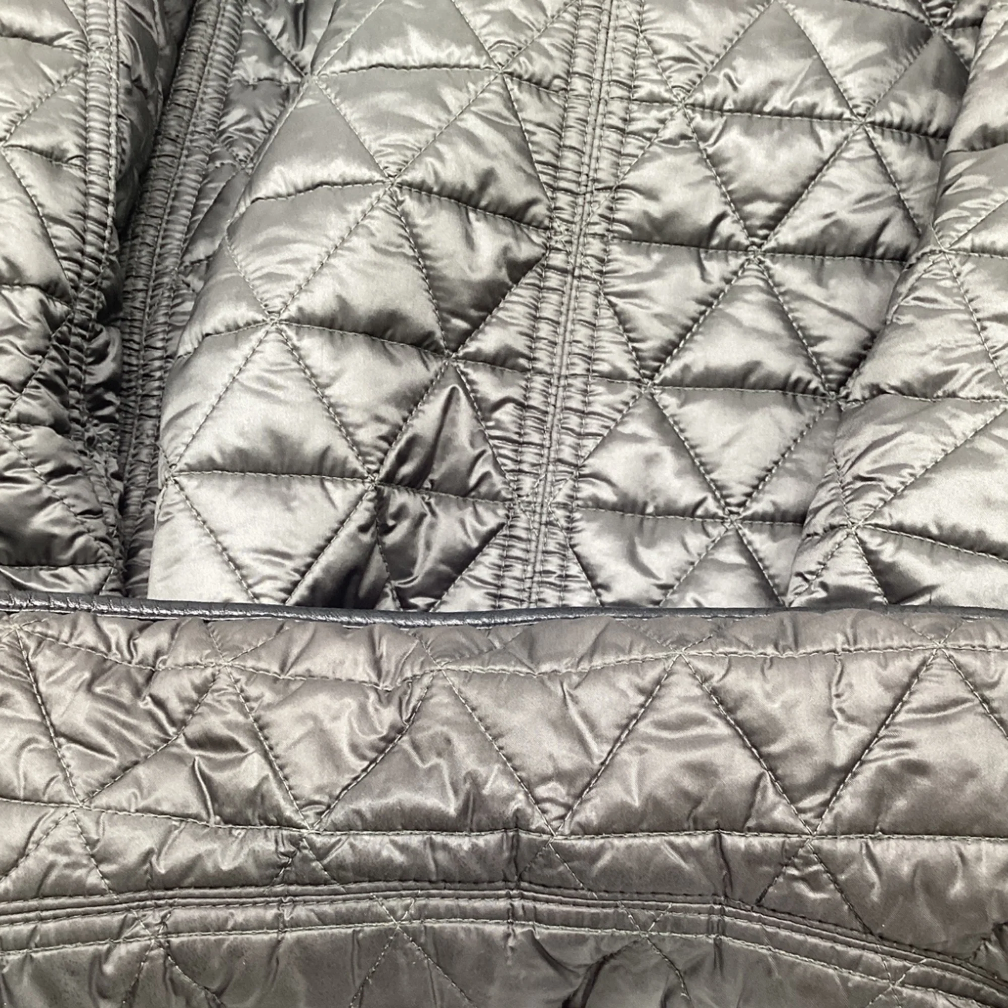 Women's Burberry Brit Quilted Jacket in Grey Nylon - Image 8