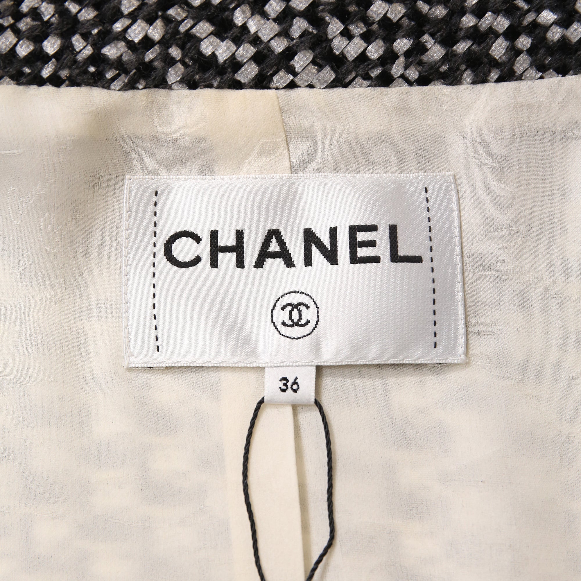 Women's Chanel Polka Dot Zipped Jacket in Black And White Cotton Tweed - Image 4