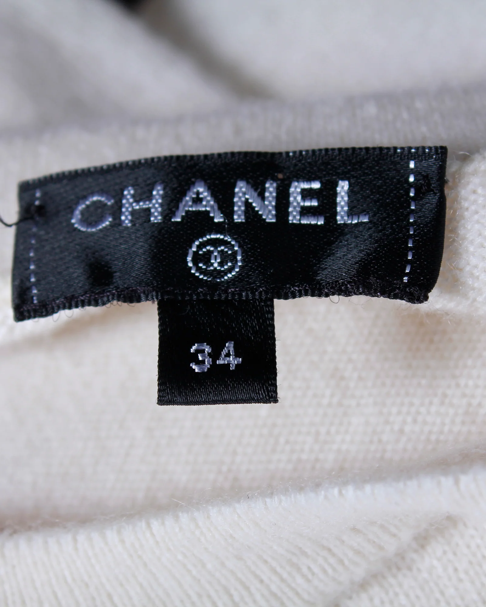 Women's Chanel Long-Sleeve Knit Knee-Length Dress in Cream Cashmere - Image 5