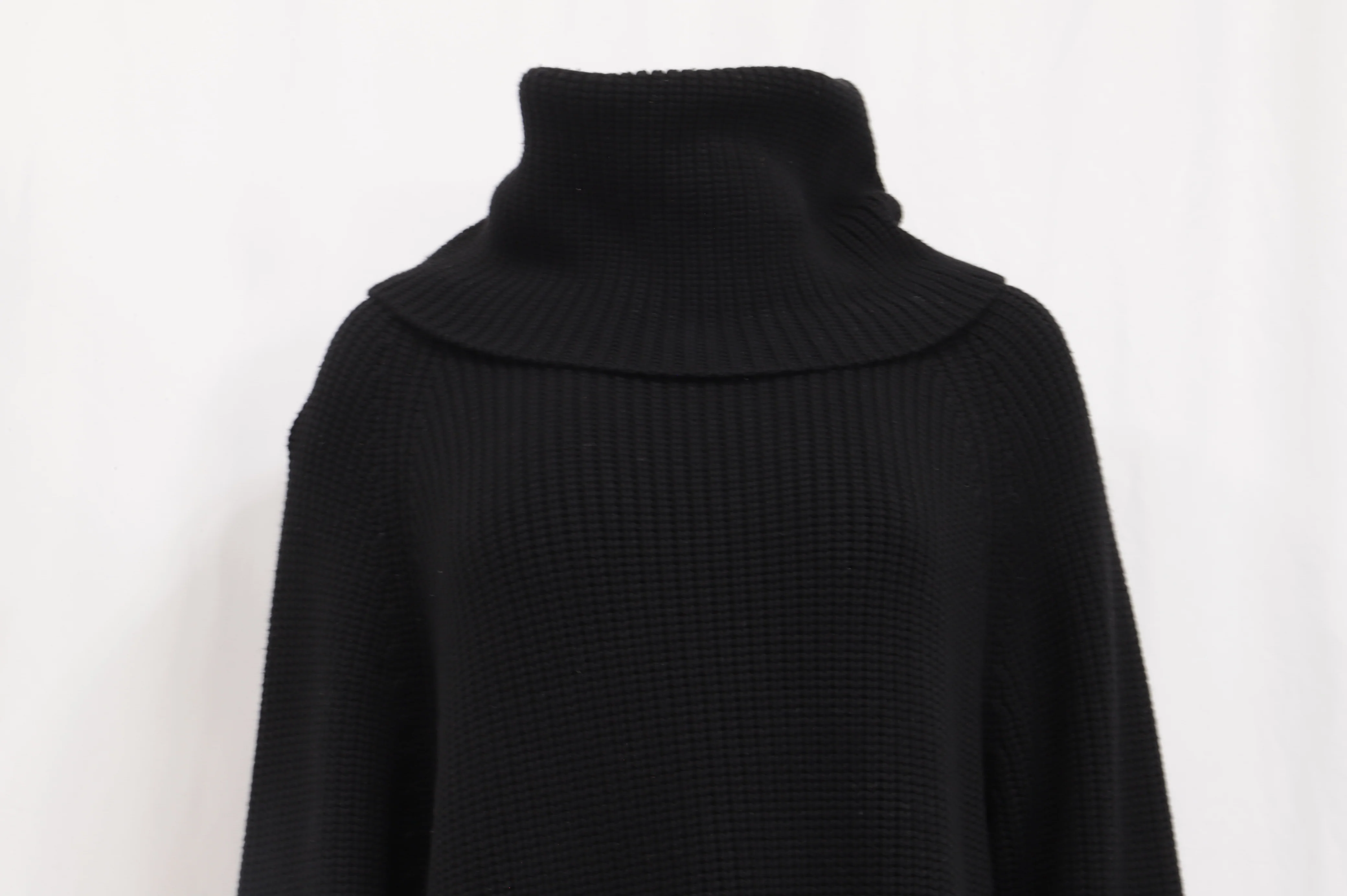 Women's Chloé Oversized Long Turtleneck Sweater in Black Wool - Image 9