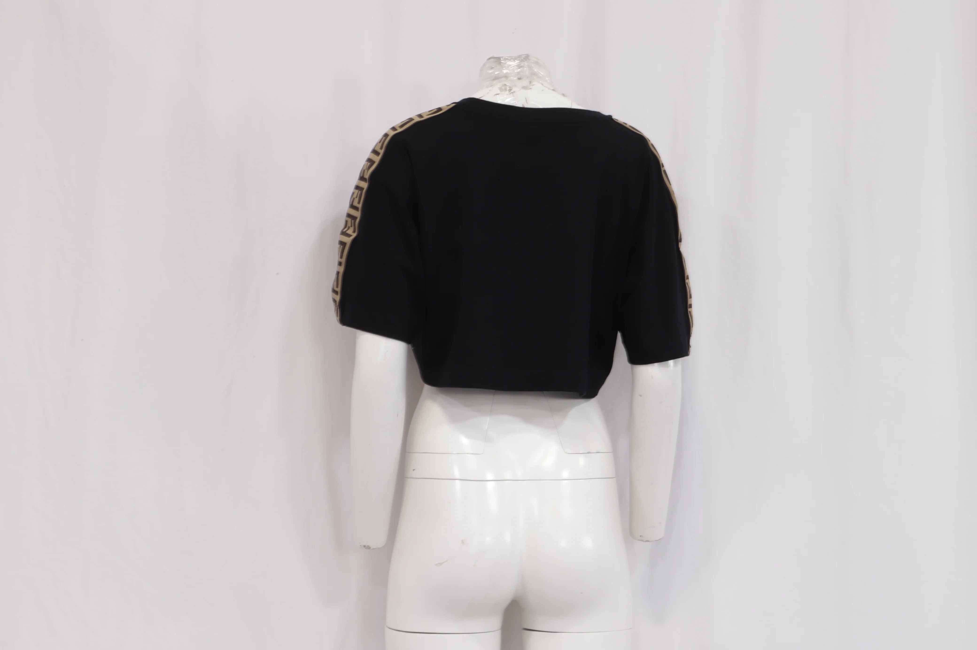 Women's Fendi Fendirama Cropped T-Shirt in Black Cotton - Image 10