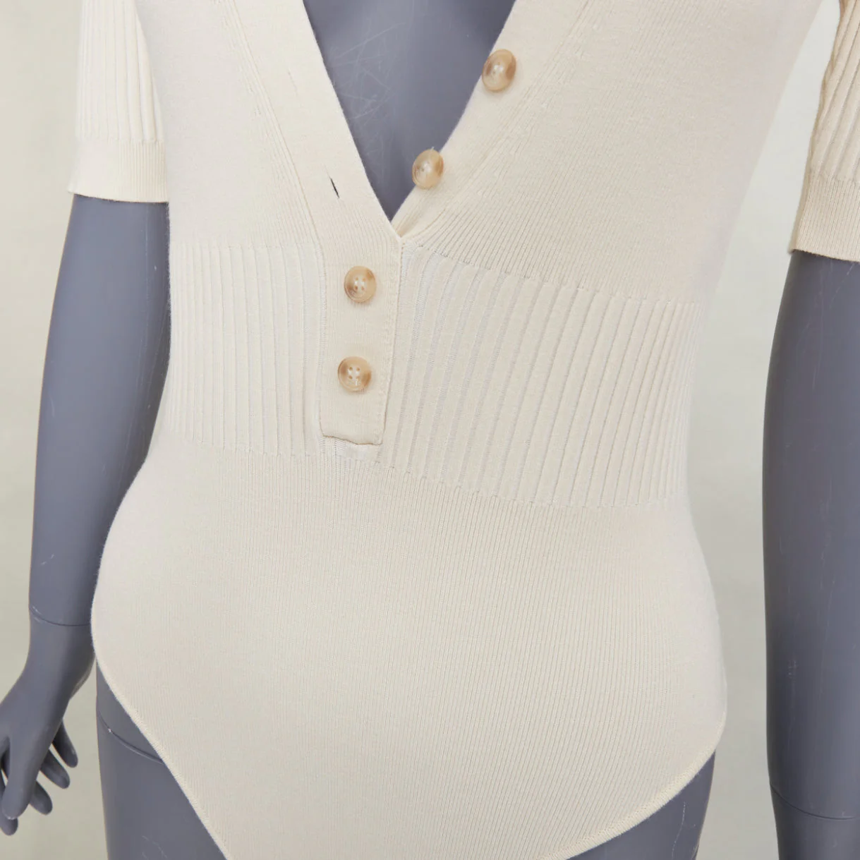 Women's JACQUEMUS Le Body Yauco ivory viscose blend ribbed knit polo bodysuit top FR36 S - Image 7