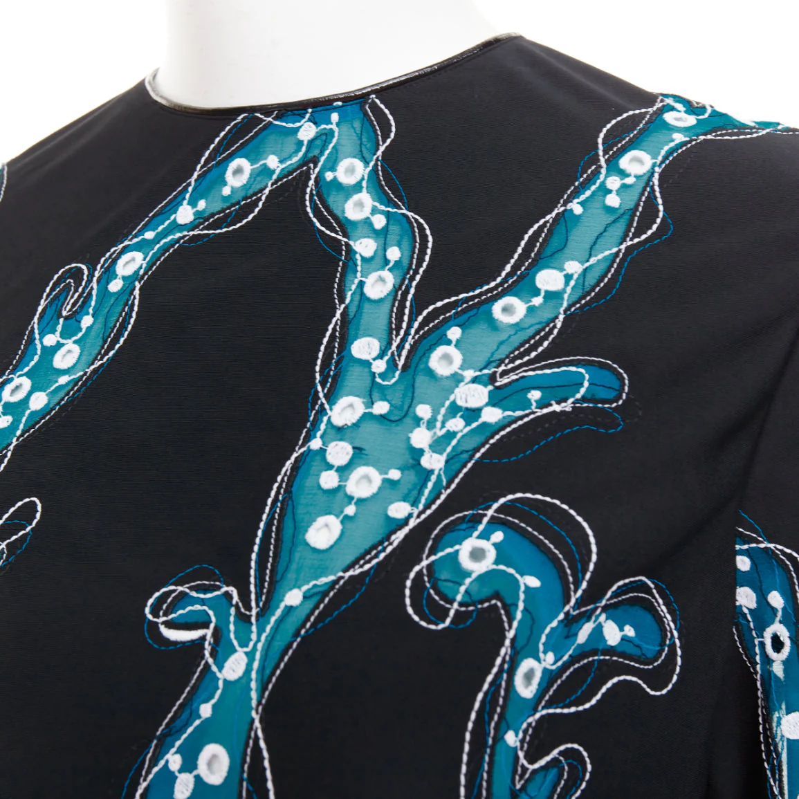 Women's LOUIS VUITTON 2015 Runway black blue embroidered anglais scallop hem top FR38 M - Image 7