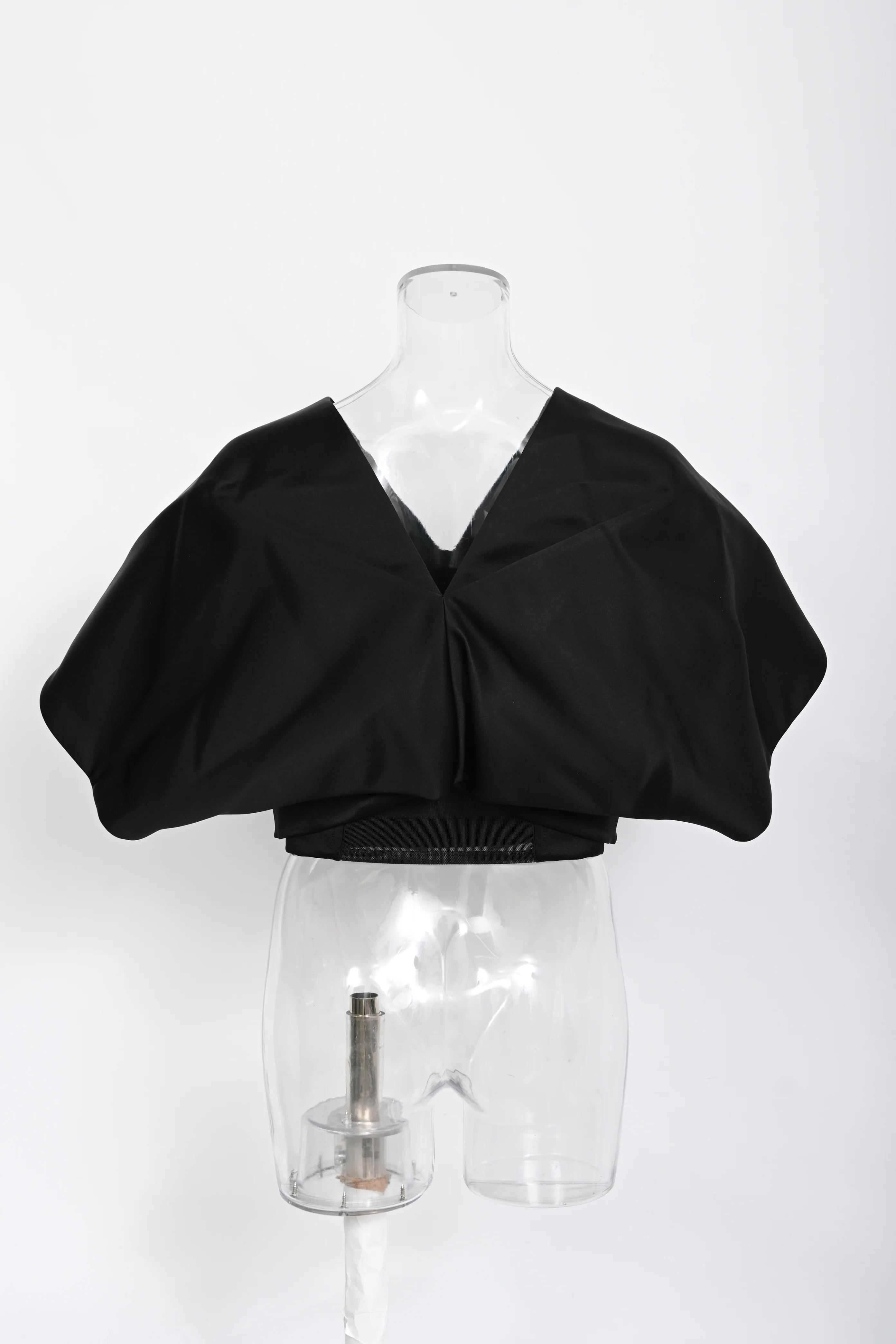Women's Louis Vuitton Crop Top in Black Silk - Image 9