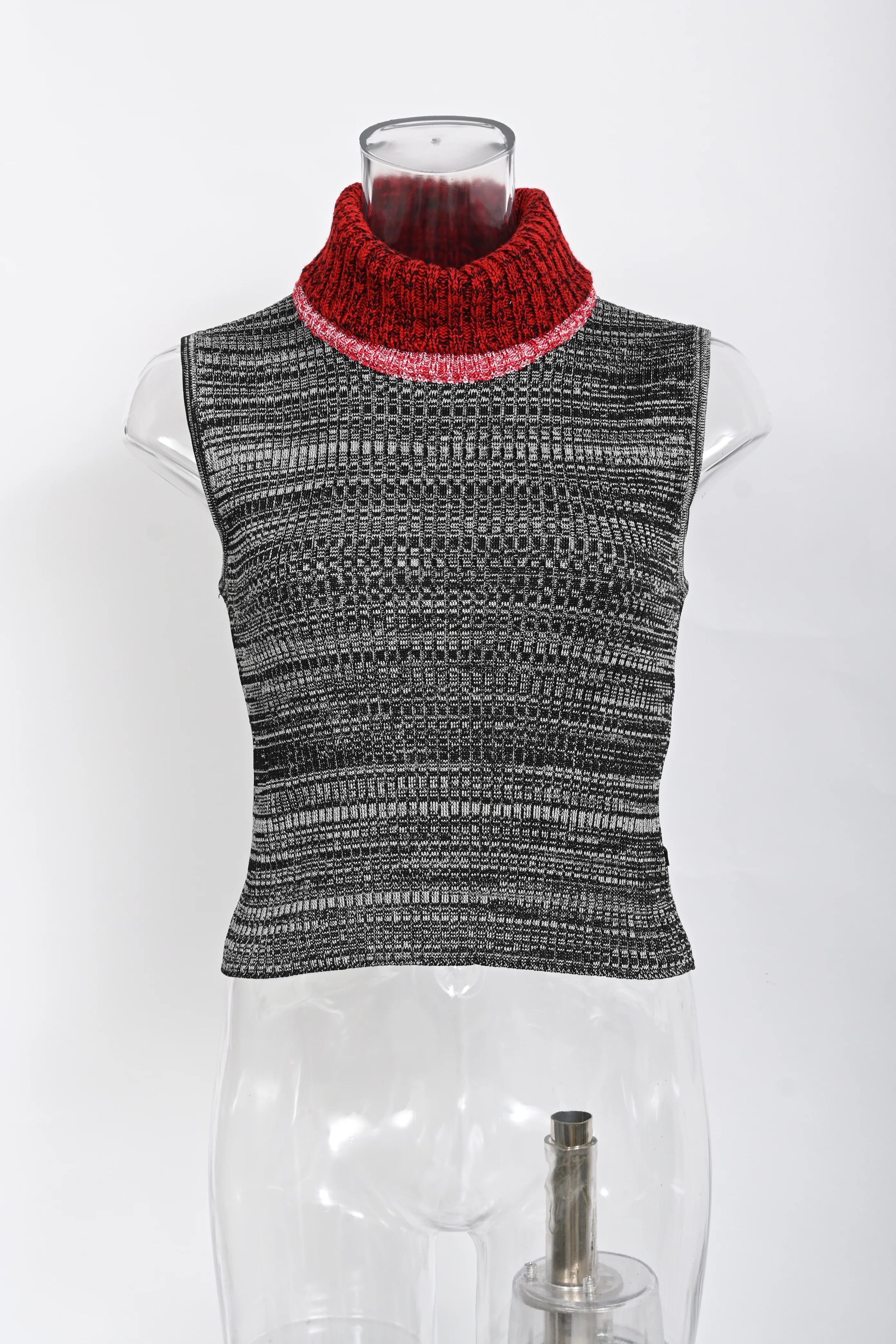 Women's Louis Vuitton Patterned Knit Sleeveless Turtleneck Top in Grey Silk - Image 6