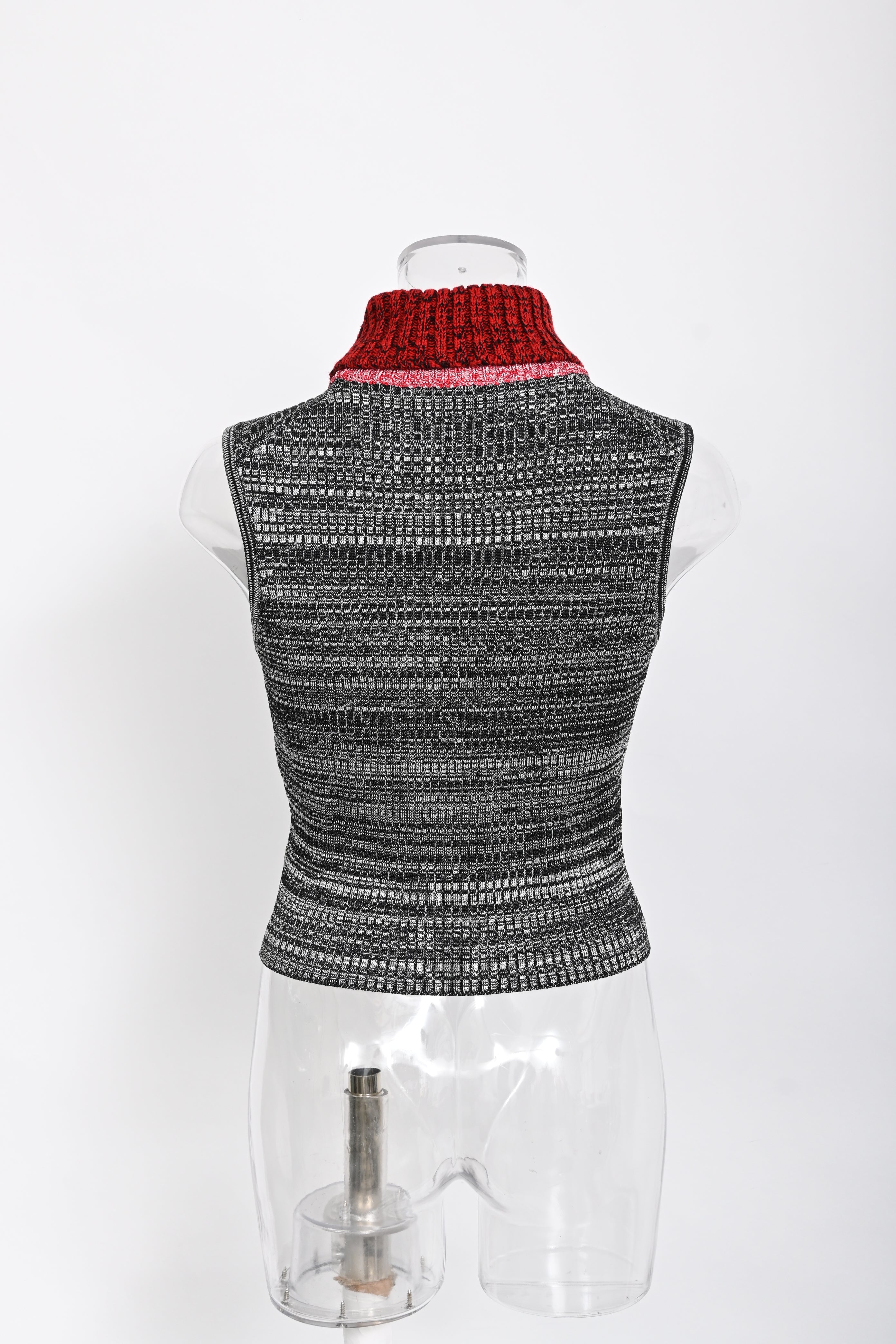 Women's Louis Vuitton Patterned Knit Sleeveless Turtleneck Top in Grey Silk - Image 8