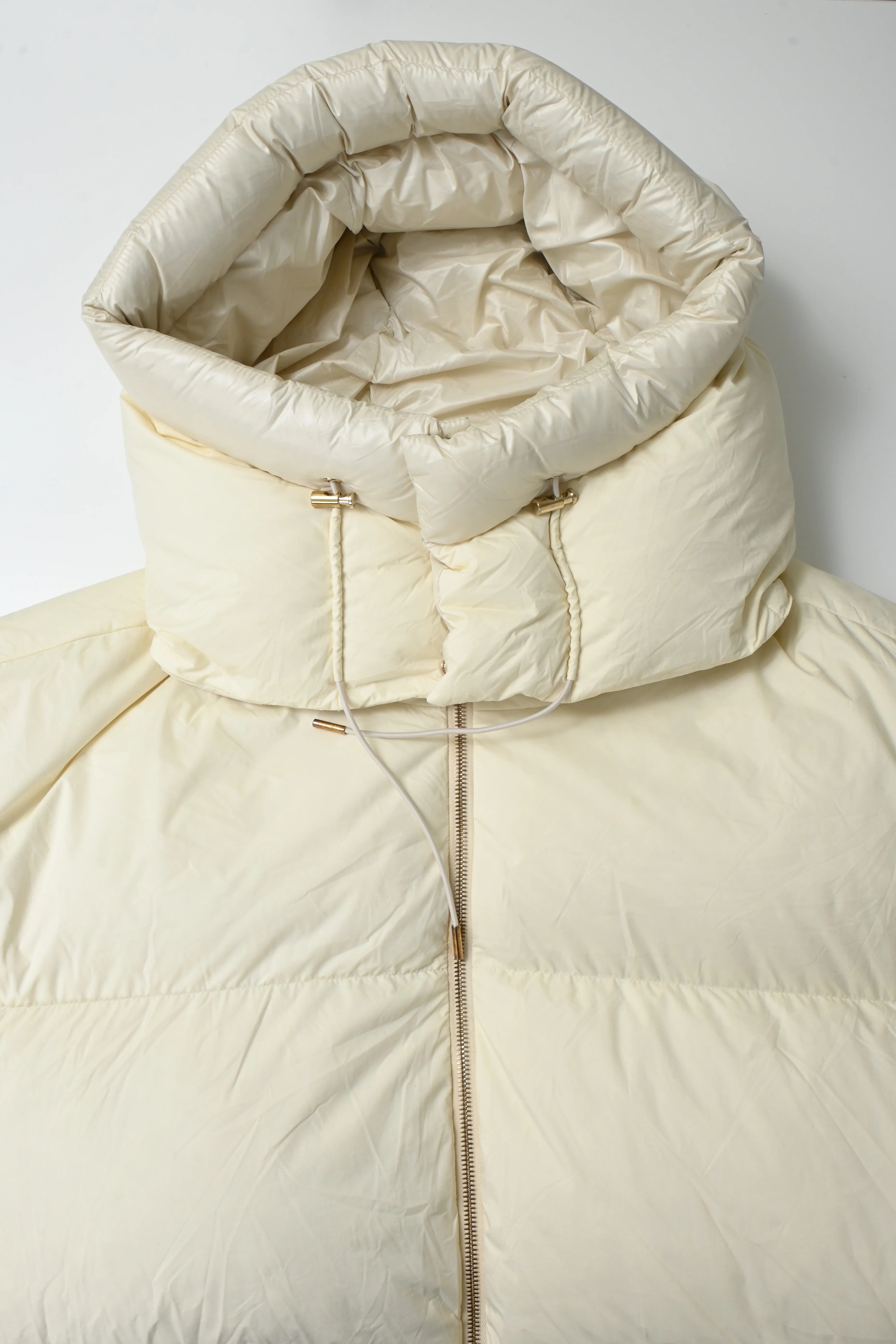 Men's Moncler x Roc Nation by Jay-Z Antila Hooded Down Jacket in Cream Polyamide - Image 10