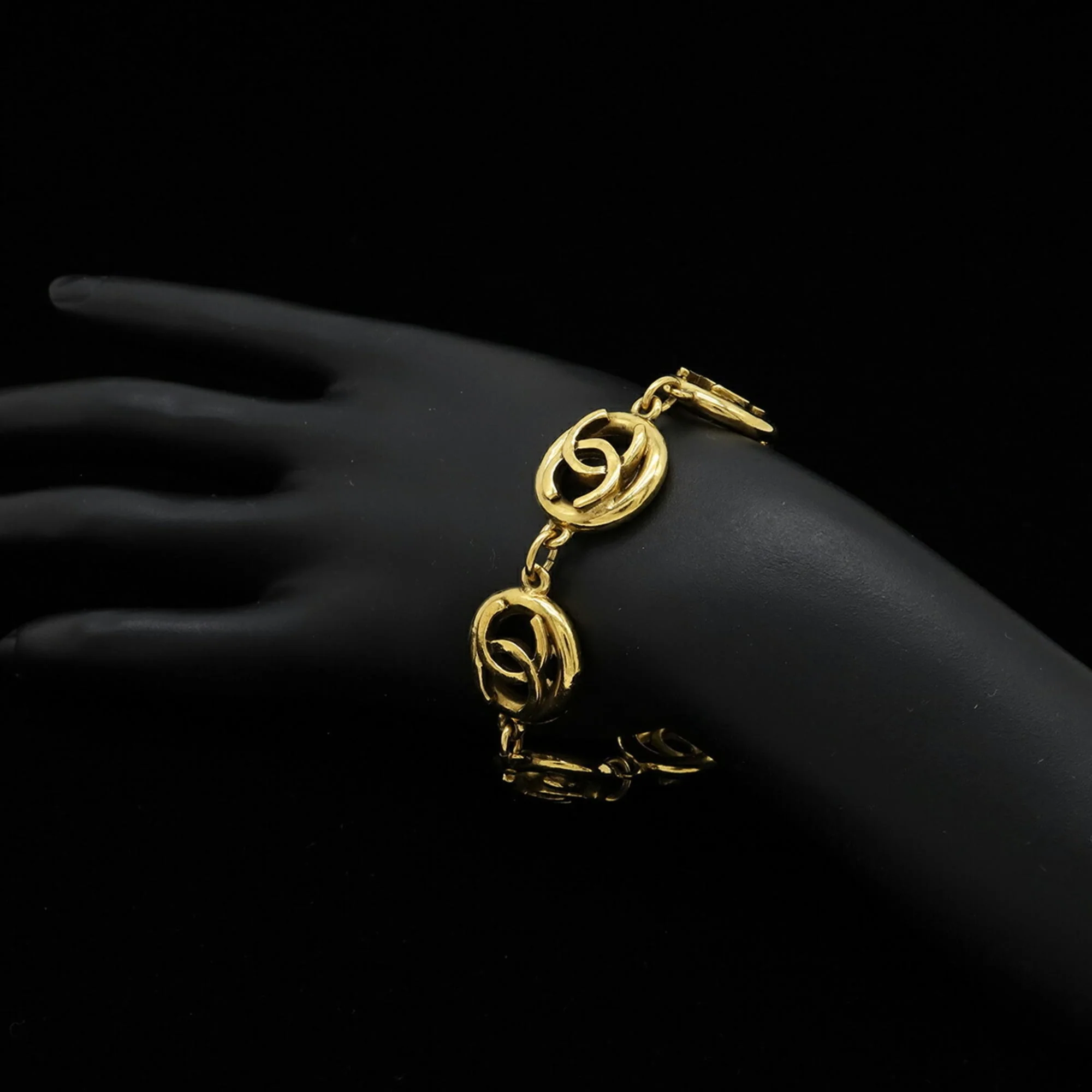 CC Logo Chain Circle Bracelet Metal - Image 7