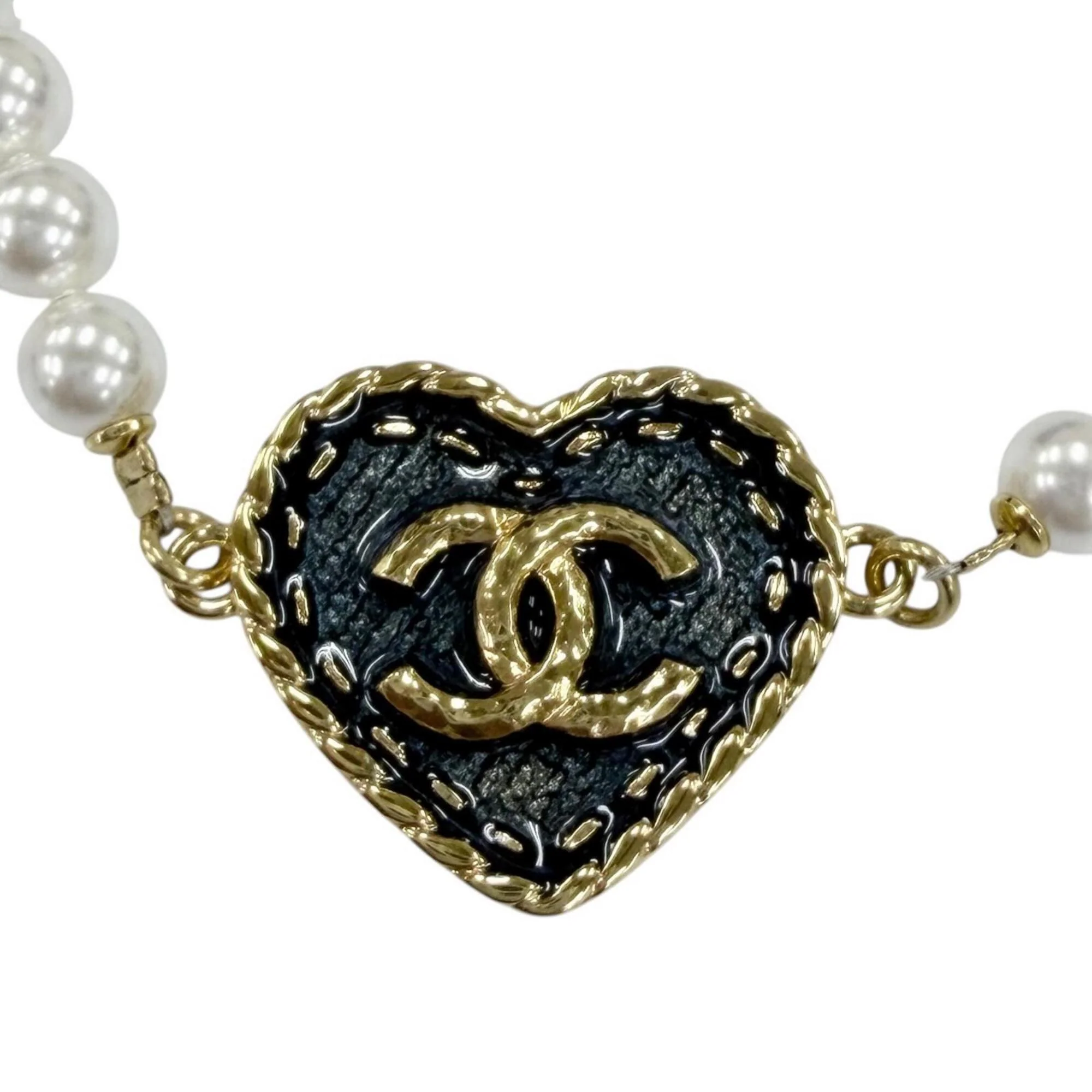 CC Logo Heart Bracelet Metal - Image 2