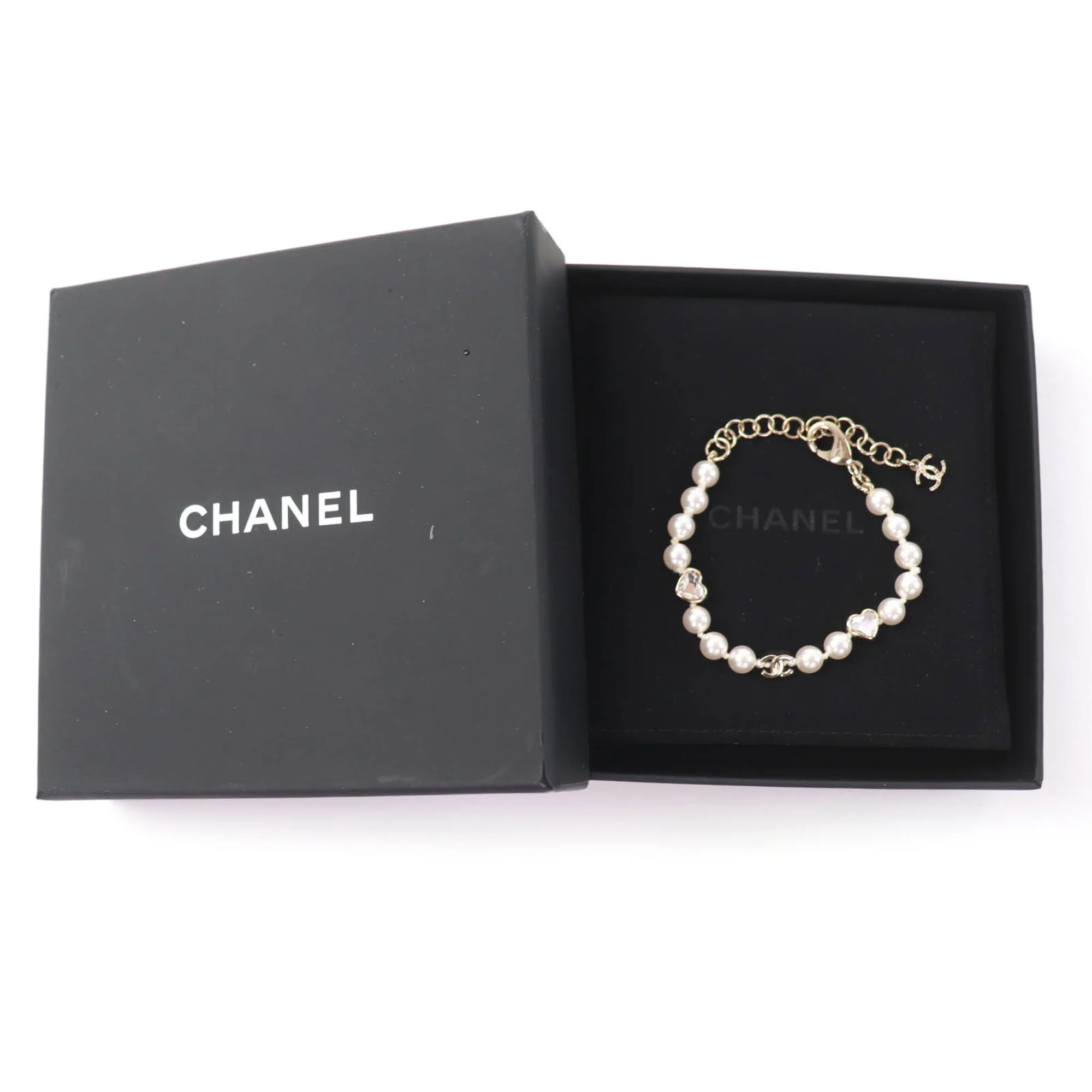 CC Logo Heart Bracelet Metal - Image 2