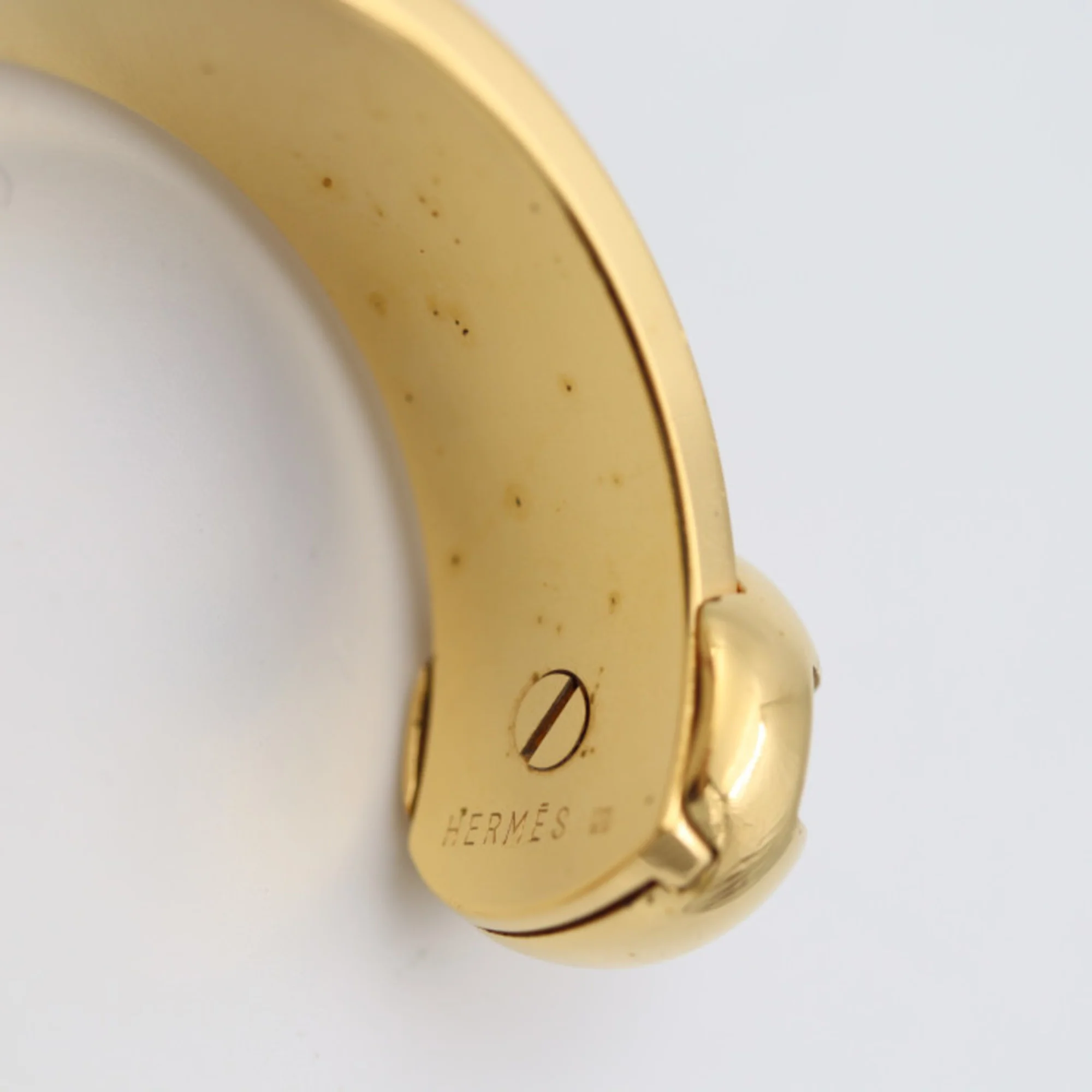 Bangle Leather and Metal Gold Red Bracelet - Image 5