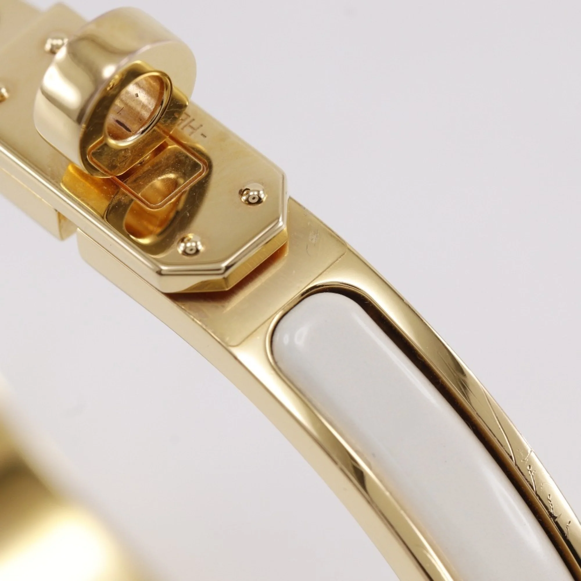 Click Kelly Bangle Enamel and Gold Mini Bracelet - Image 5