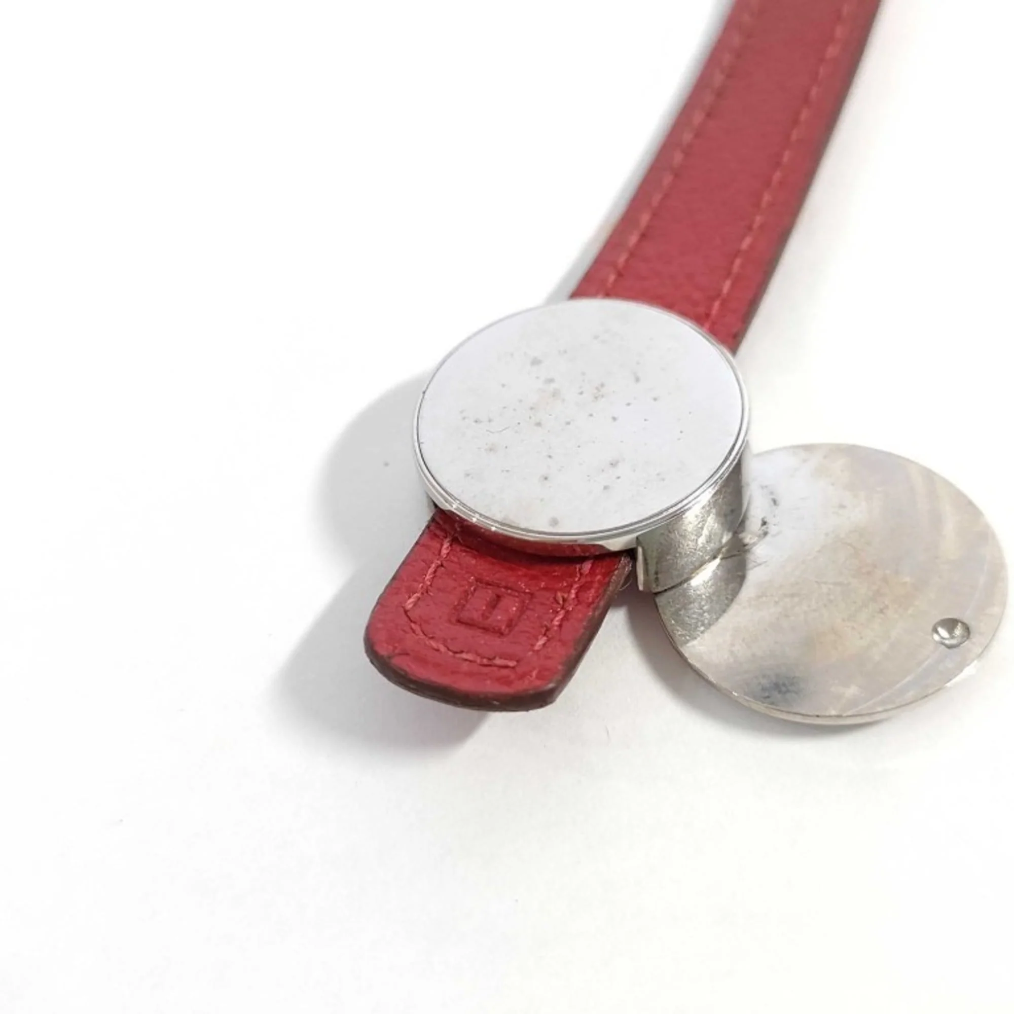 Serie Looping Bracelet Leather Black and Red - Image 7