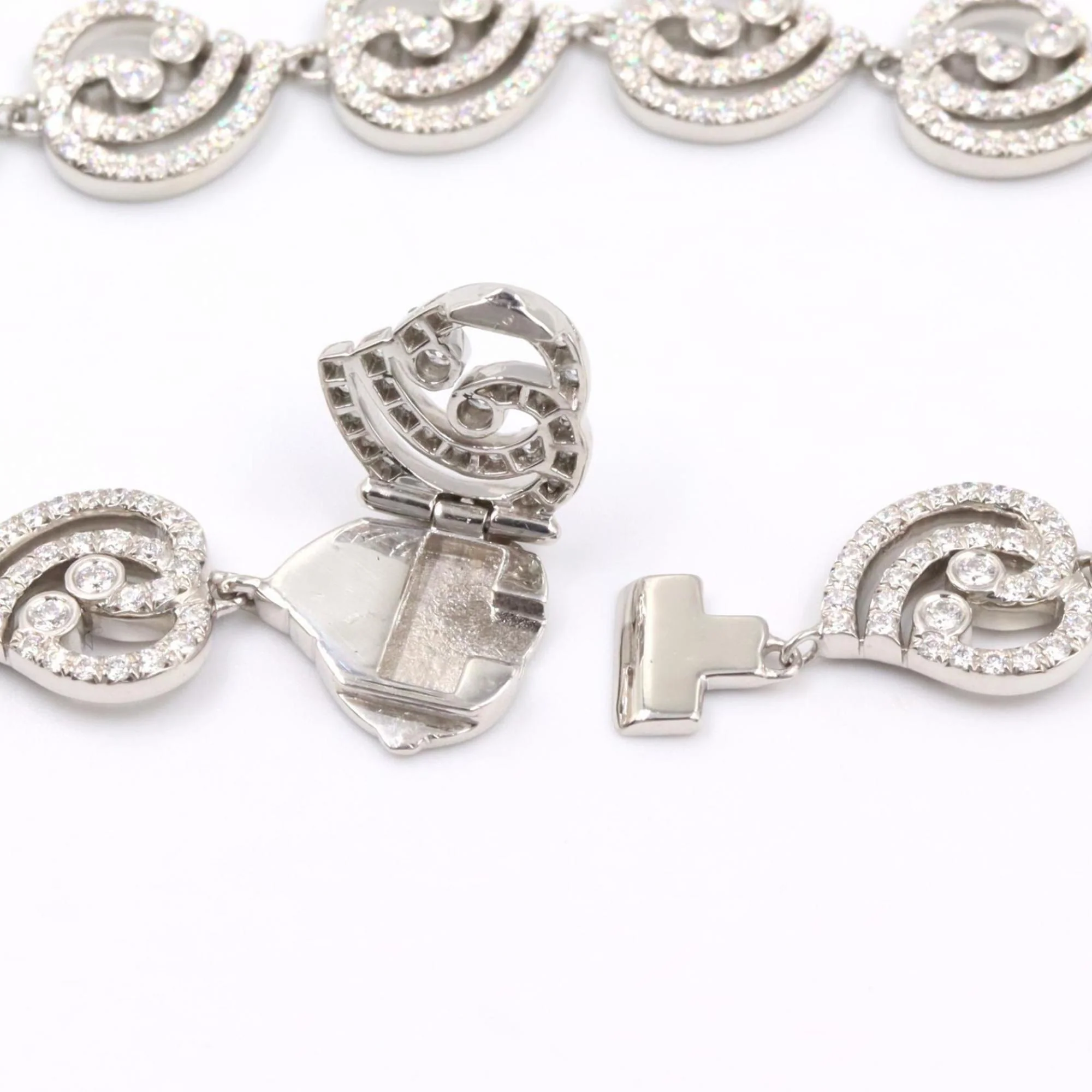 Enchanted Heart Bracelet Platinum with Diamond - Image 5