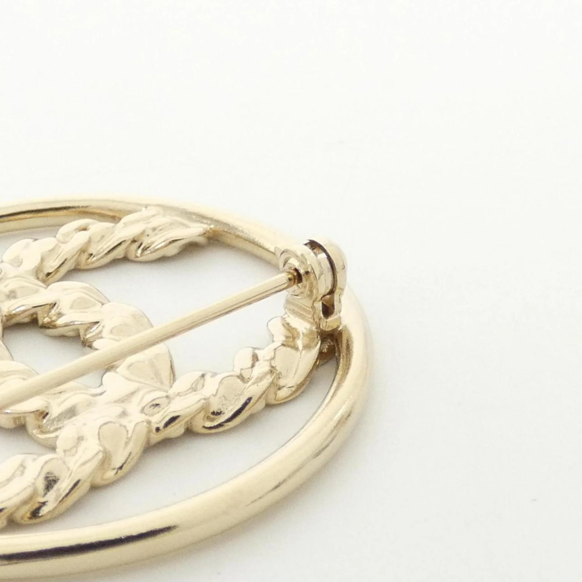 Brooch Gold-Tone Metal - Image 3