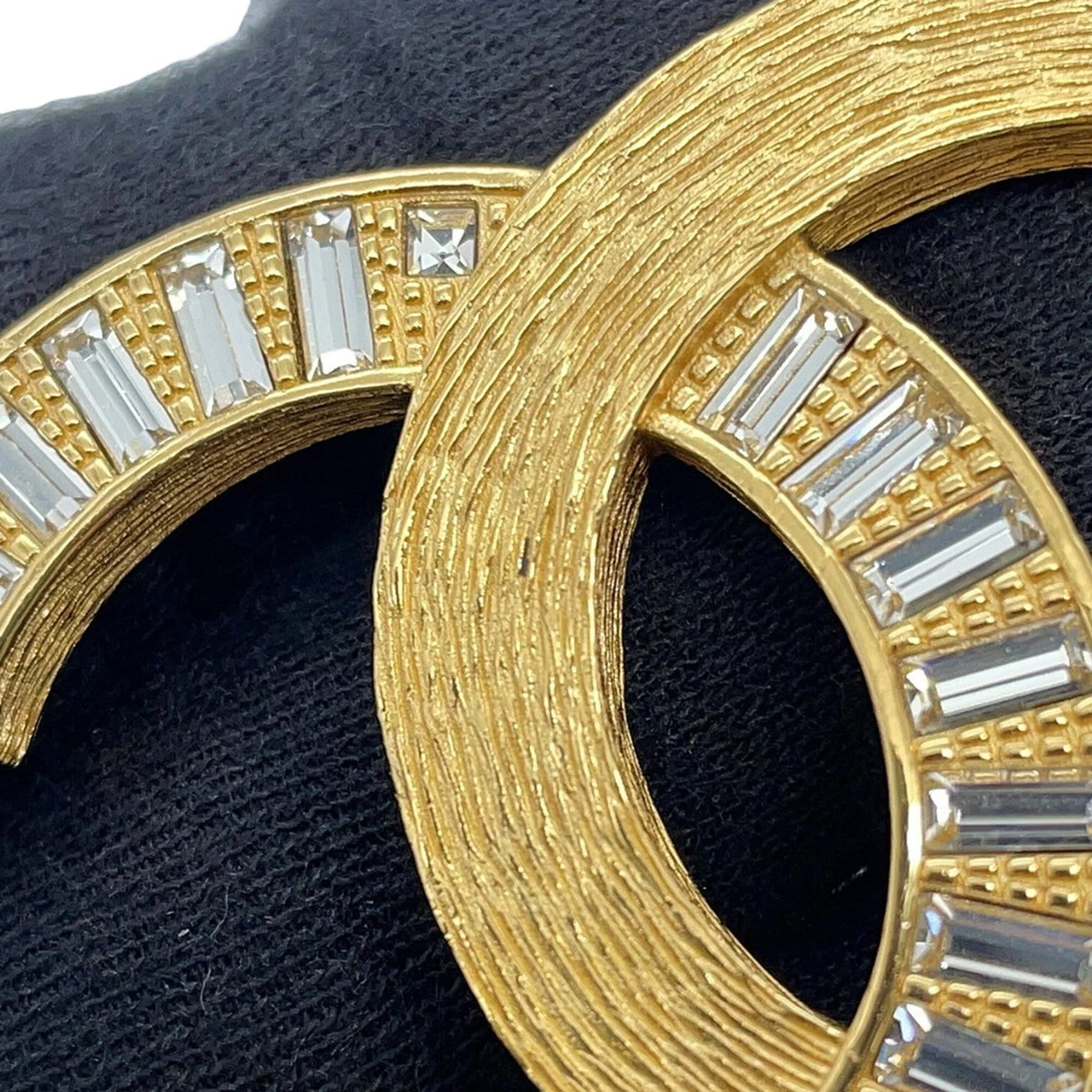 CC Logo Brooch Gold-Tone Metal - Image 5
