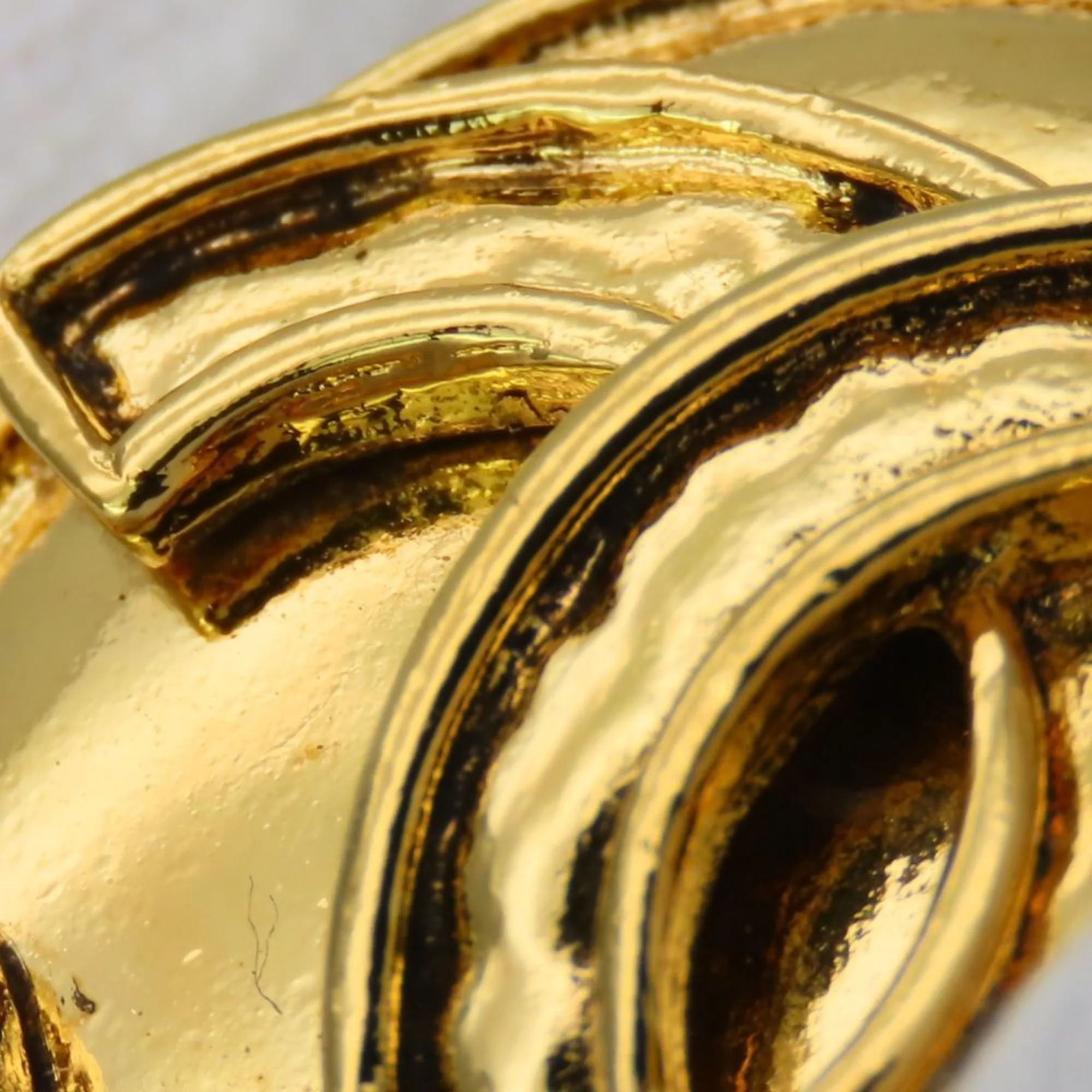 CC Logo Brooch Gold-Tone Metal - Image 4