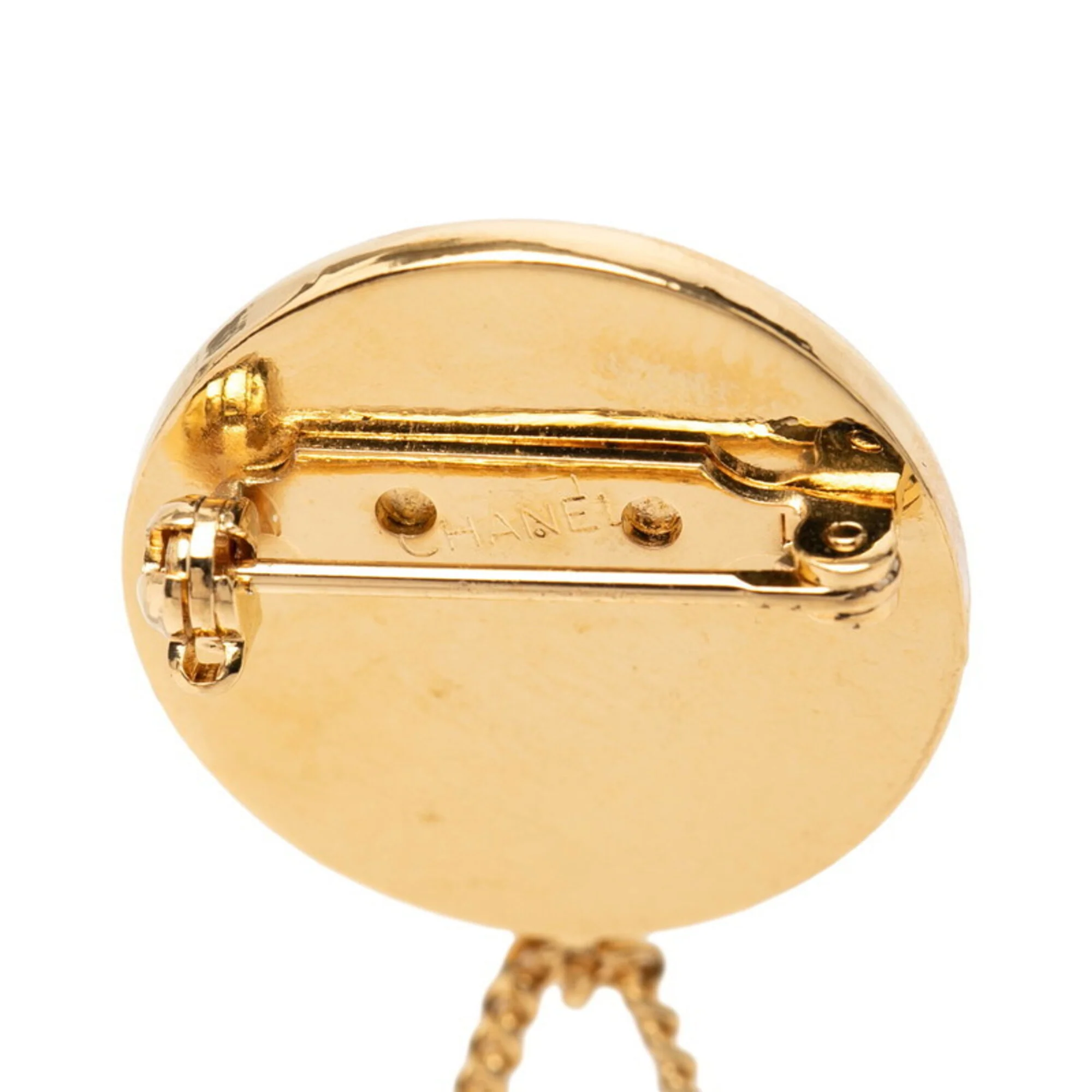 CC Logo Brooch Metal - Image 3