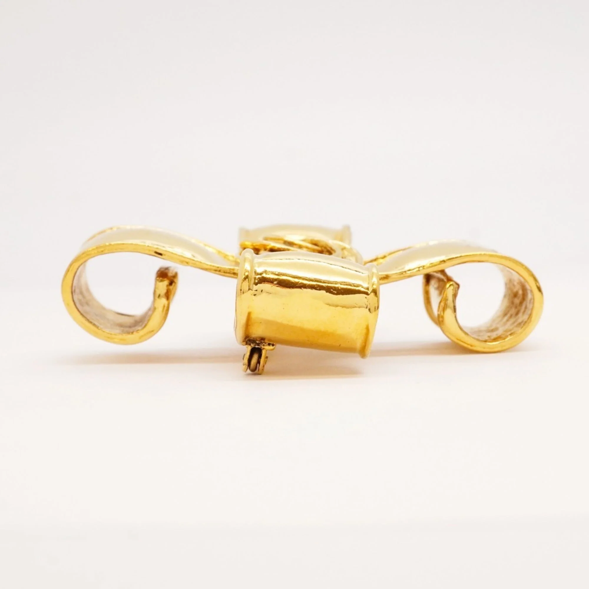CC Logo Brooch Metal - Image 3