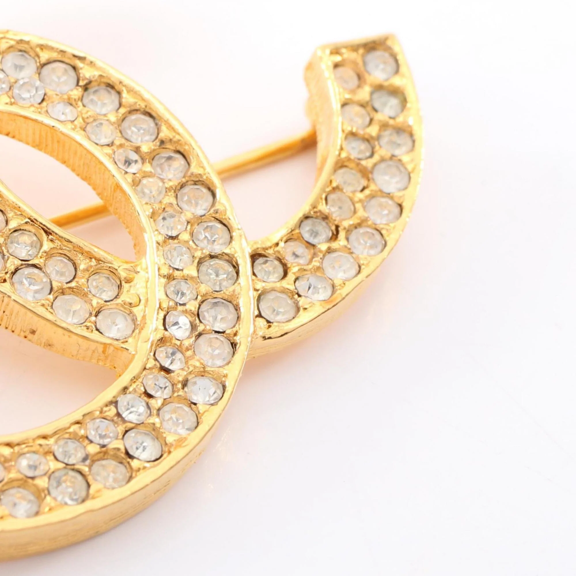 CC Logo Brooch Metal - Image 4