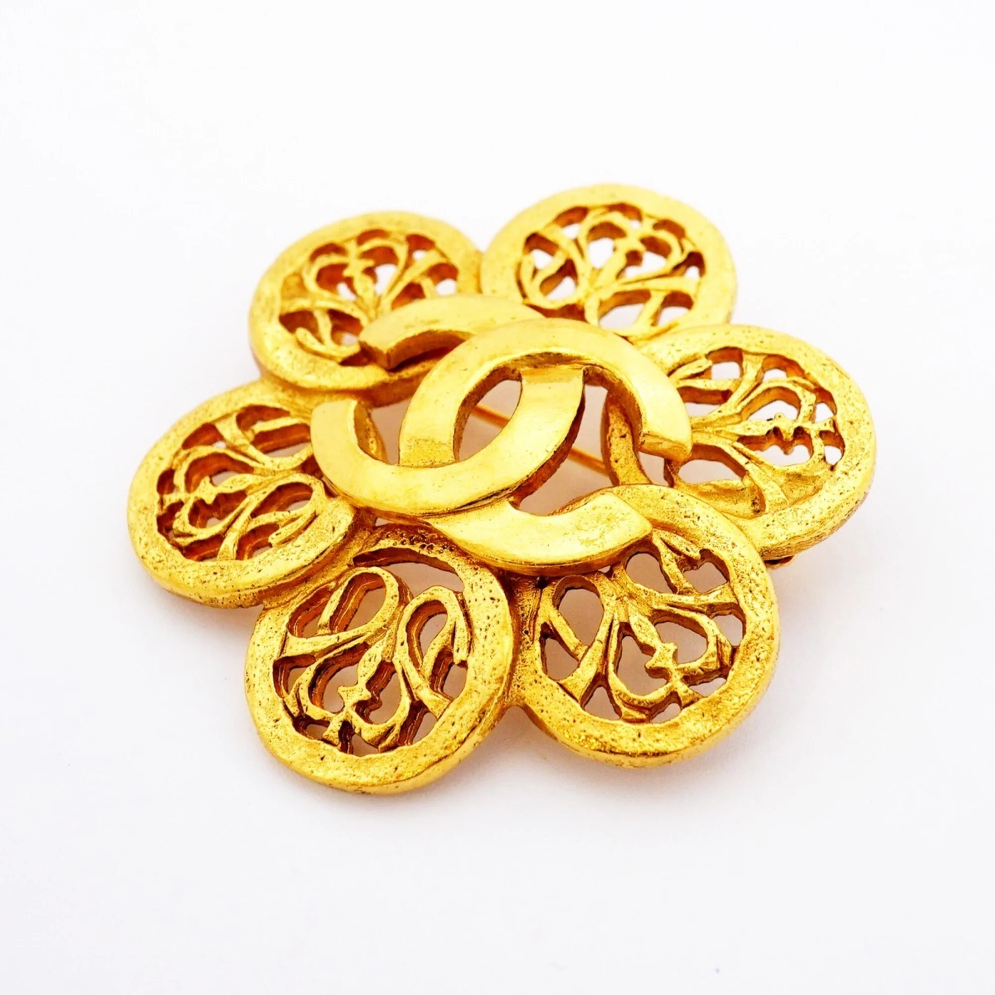 CC Logo Brooch Metal - Image 2
