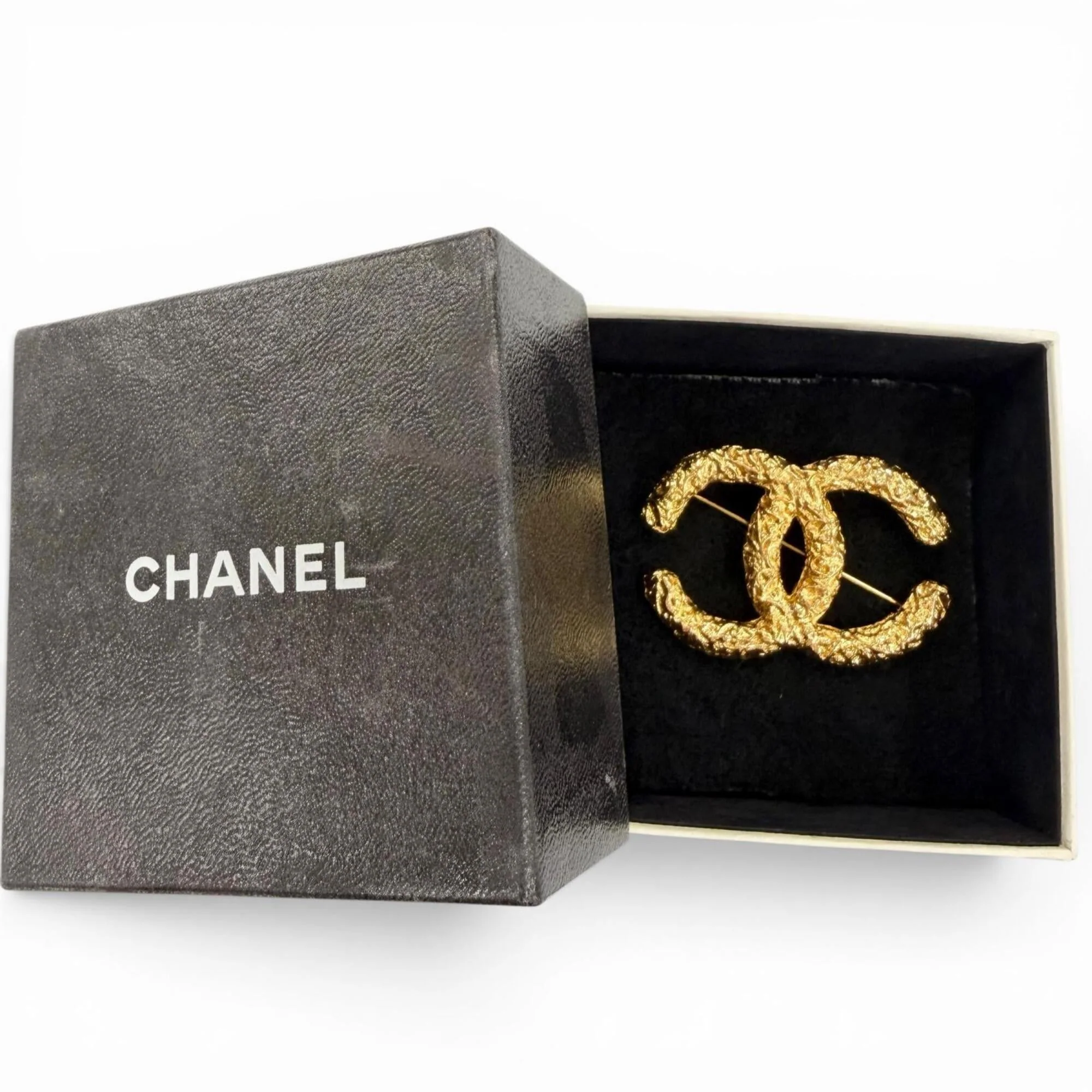 CC Logo Brooch Metal - Image 2