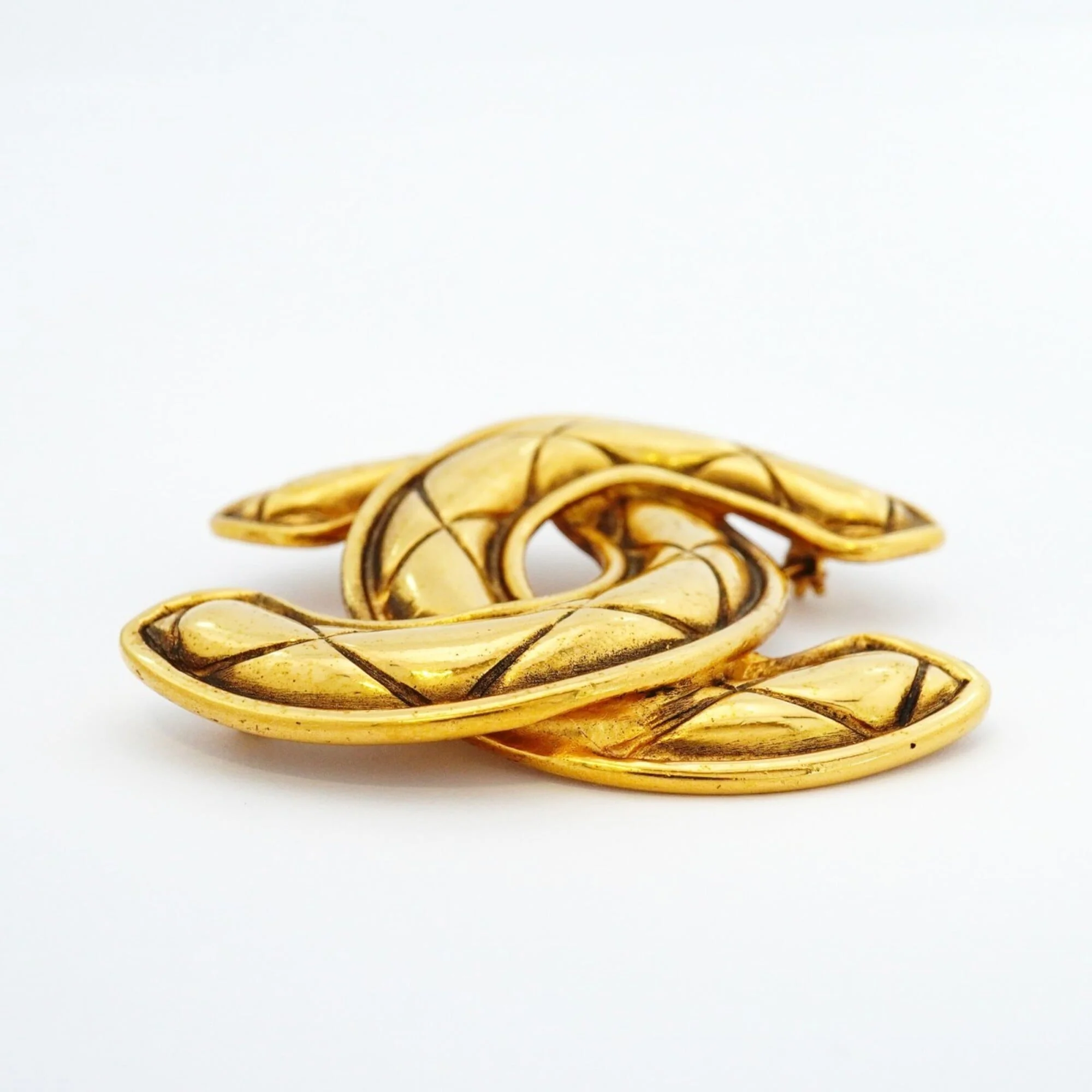CC Logo Brooch Metal - Image 3