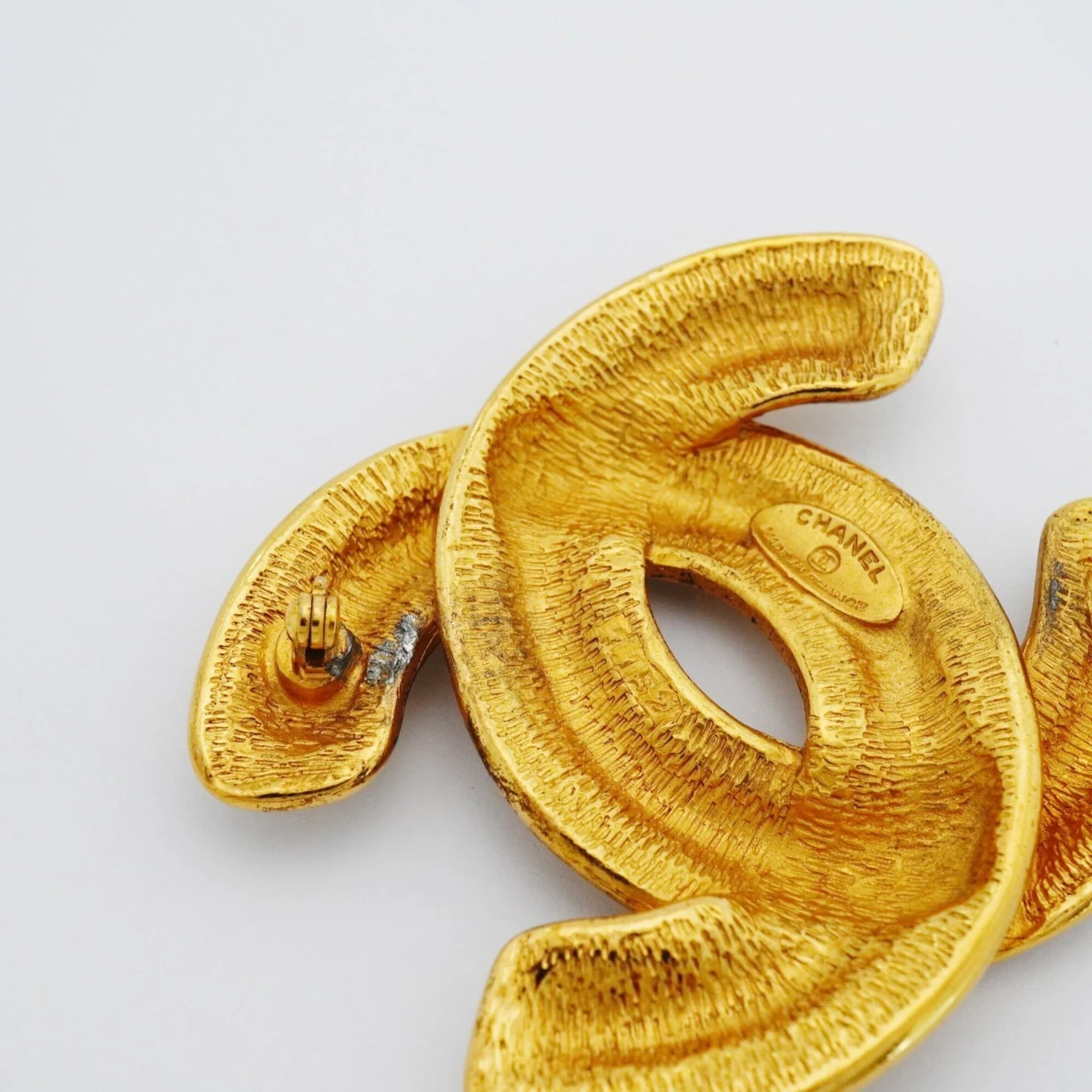 CC Logo Brooch Metal - Image 8