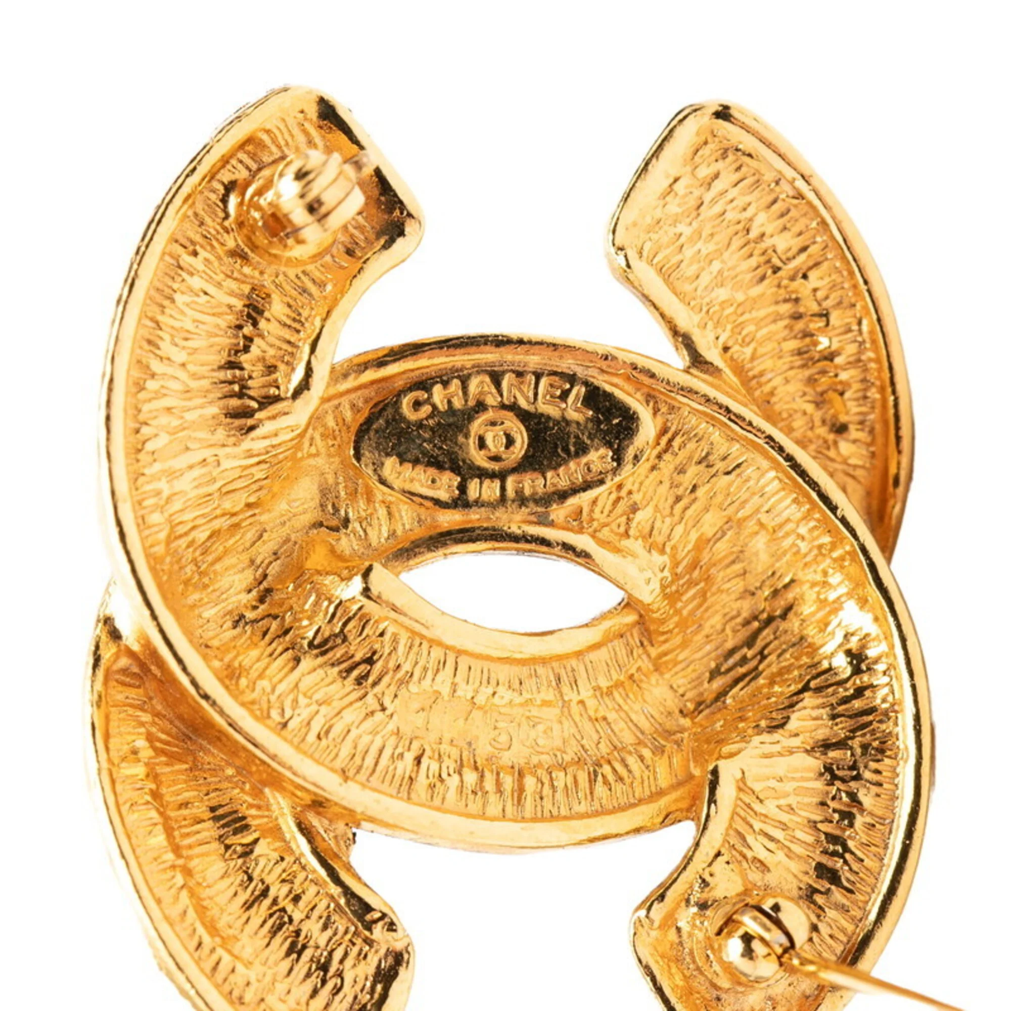 CC Logo Brooch Metal - Image 4