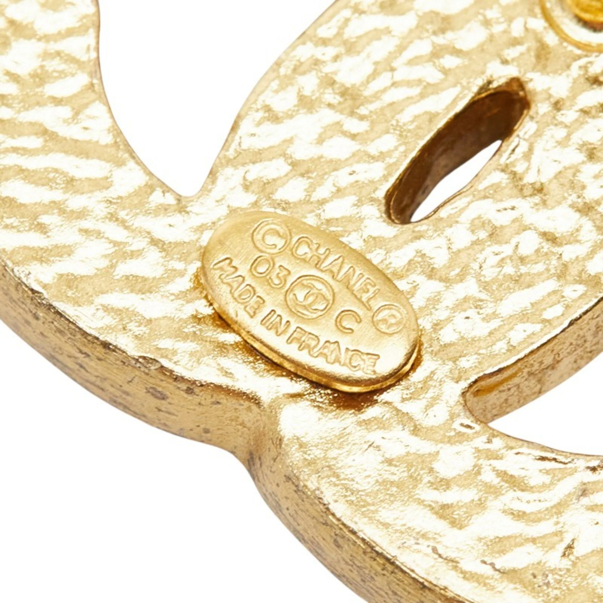 CC Logo Brooch Metal - Image 3