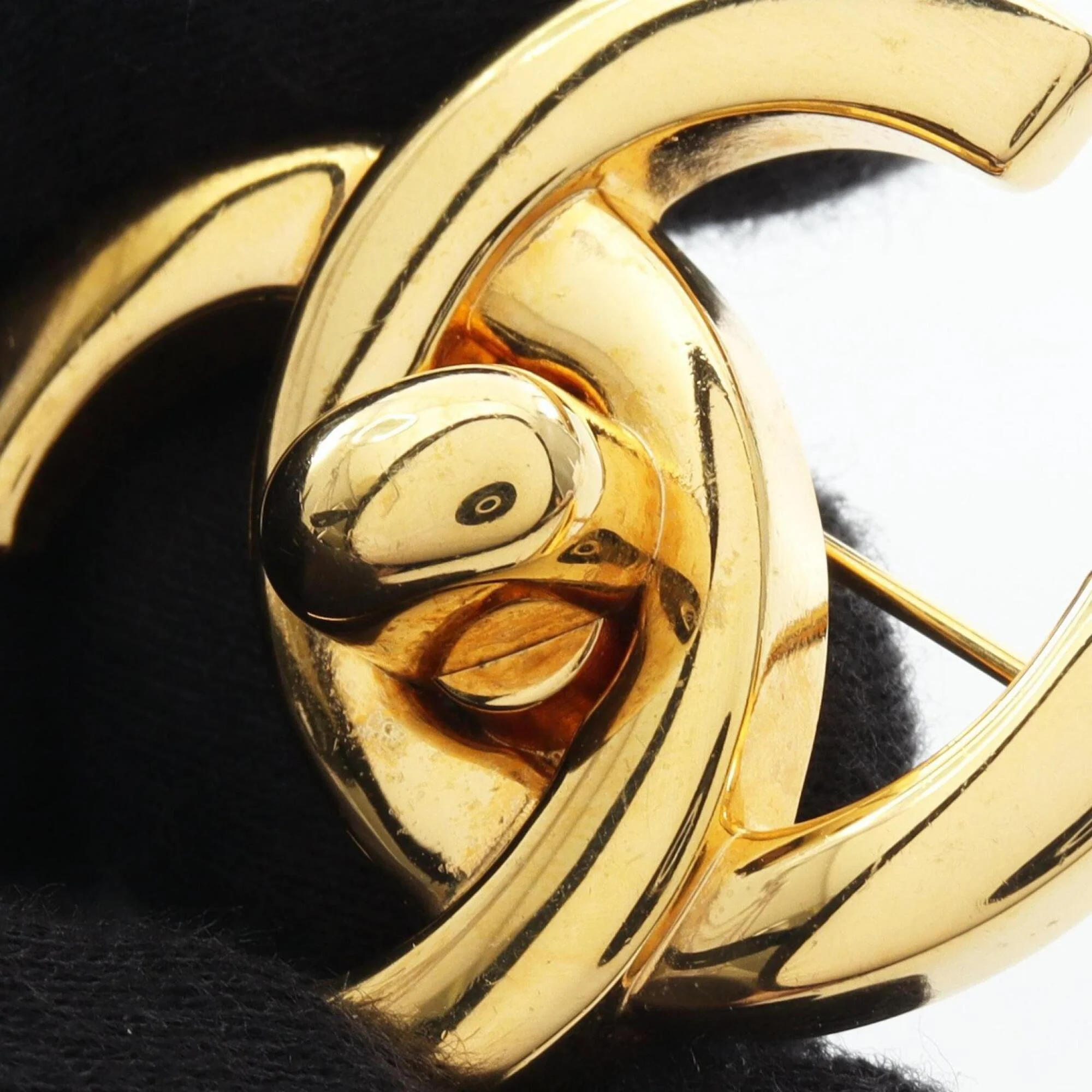 CC Logo Brooch Metal - Image 5
