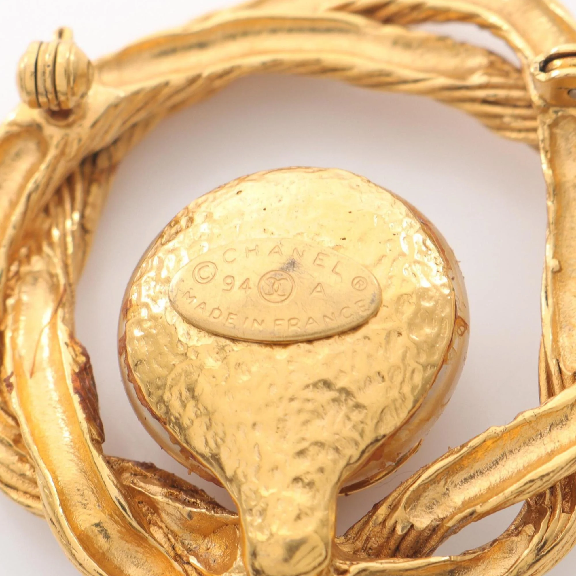 CC Logo Brooch Metal - Image 3