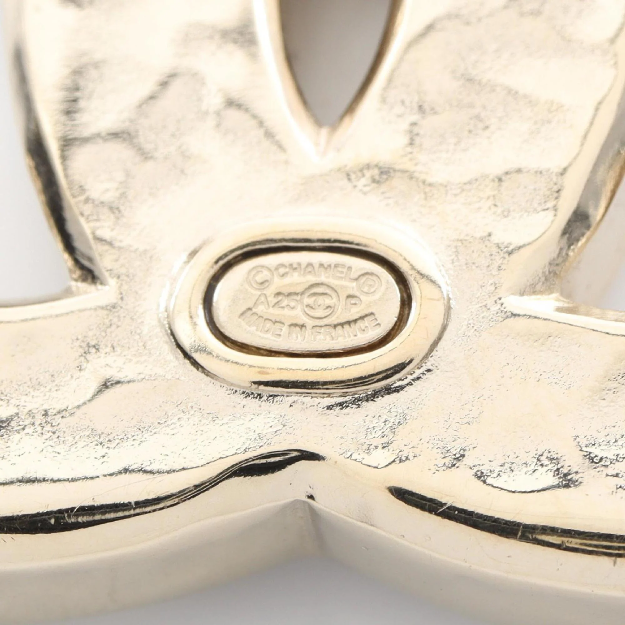CC Logo Brooch Metal - Image 3