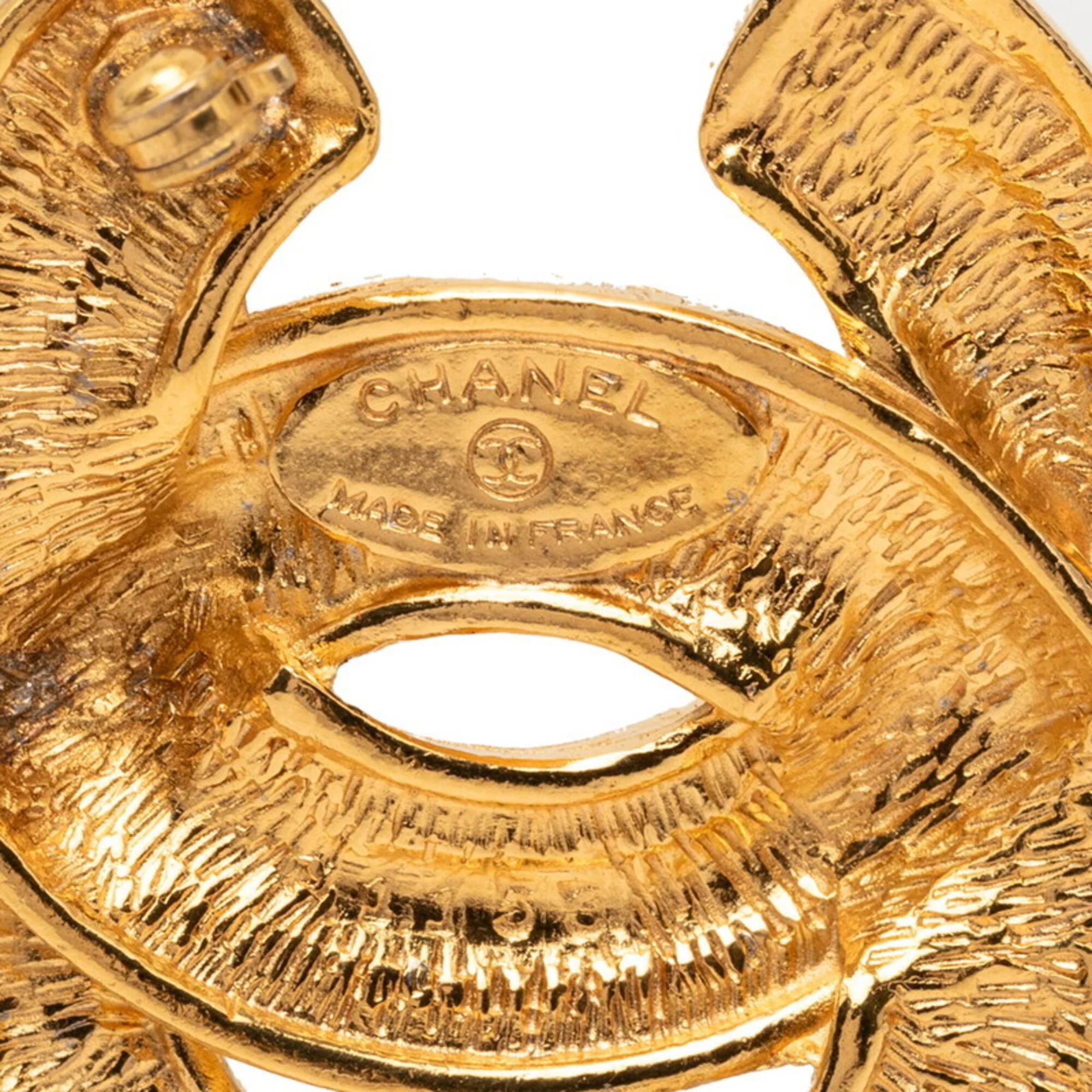 CC Logo Brooch Metal - Image 3