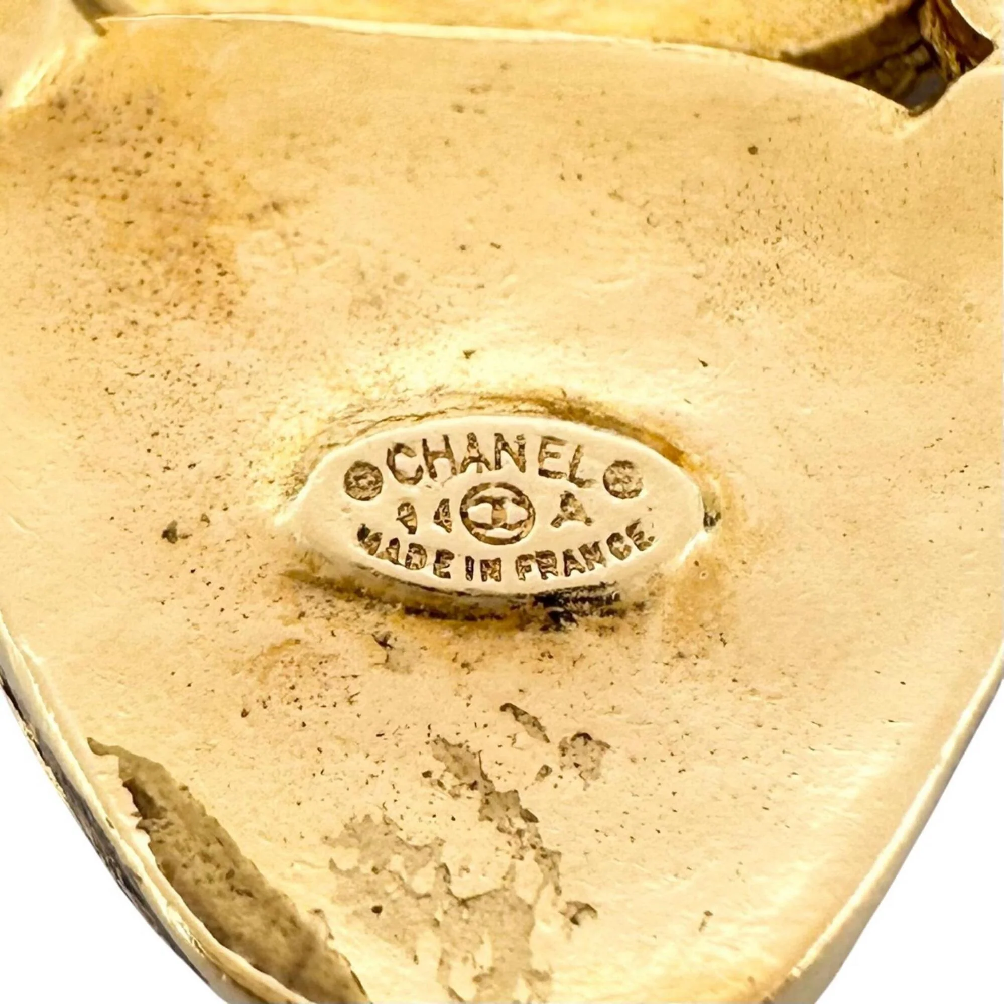 CC Logo Brooch Metal - Image 5