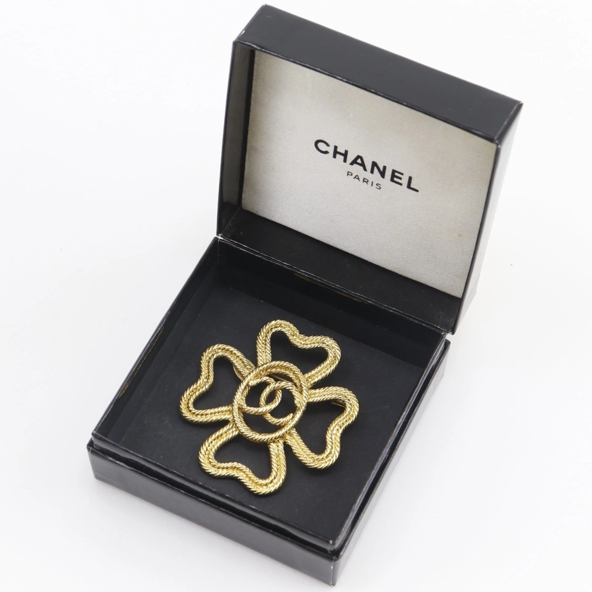 CC Logo Clover Brooch Metal - Image 8
