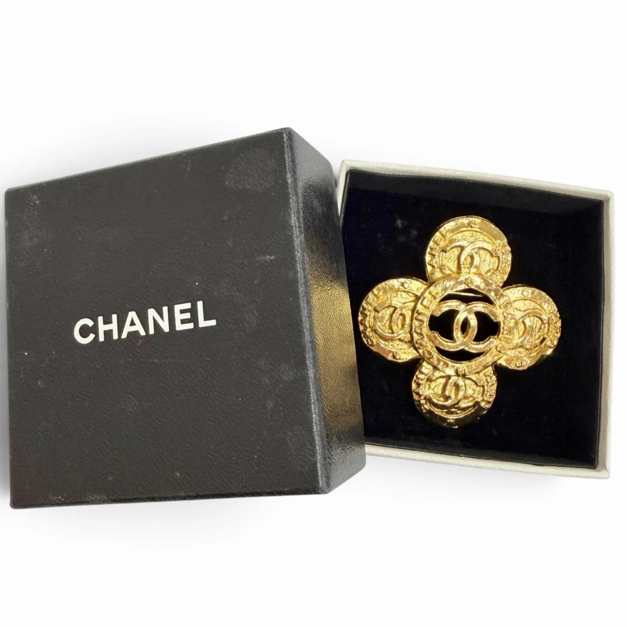 CC Logo Flower Brooch Metal - Image 2