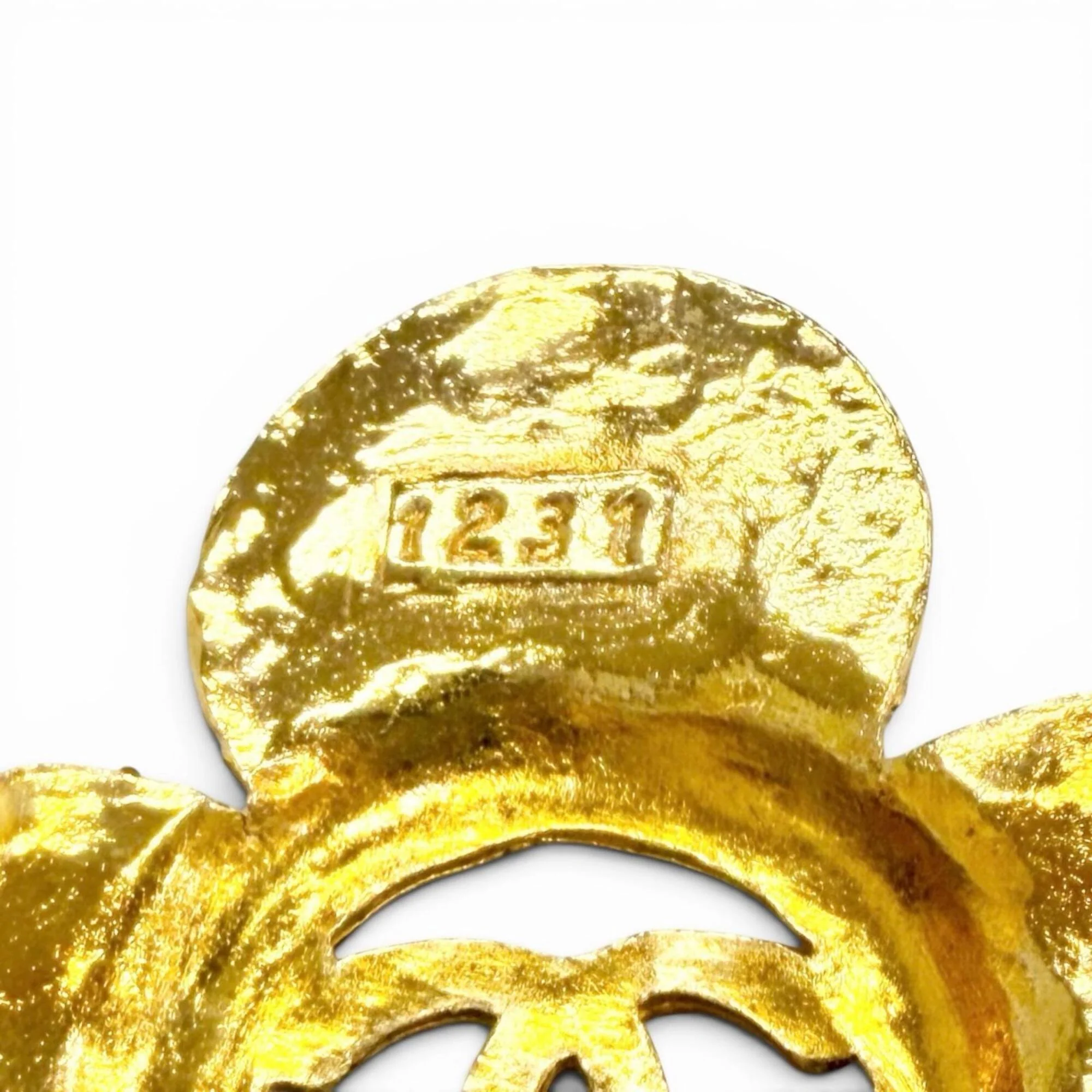 CC Logo Flower Brooch Metal - Image 6