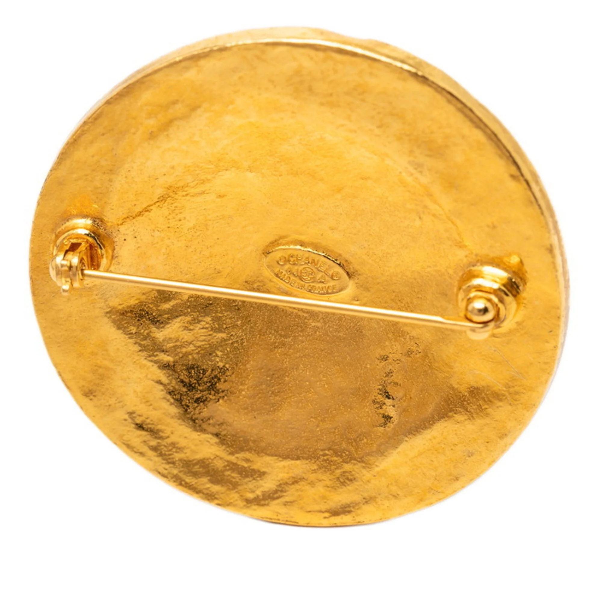 CC Logo Round Brooch Metal - Image 3