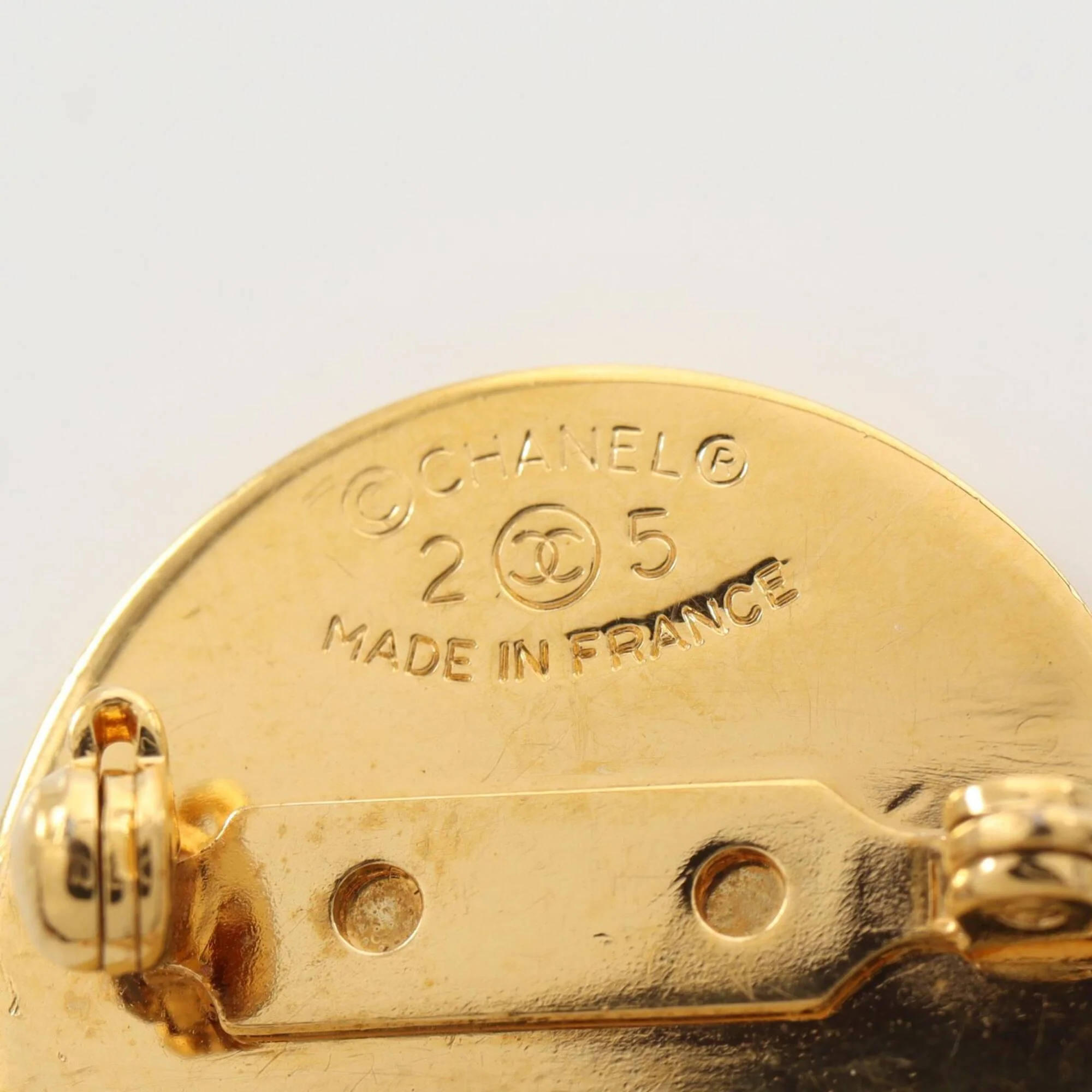 Matelassé Brooch Metal - Image 4
