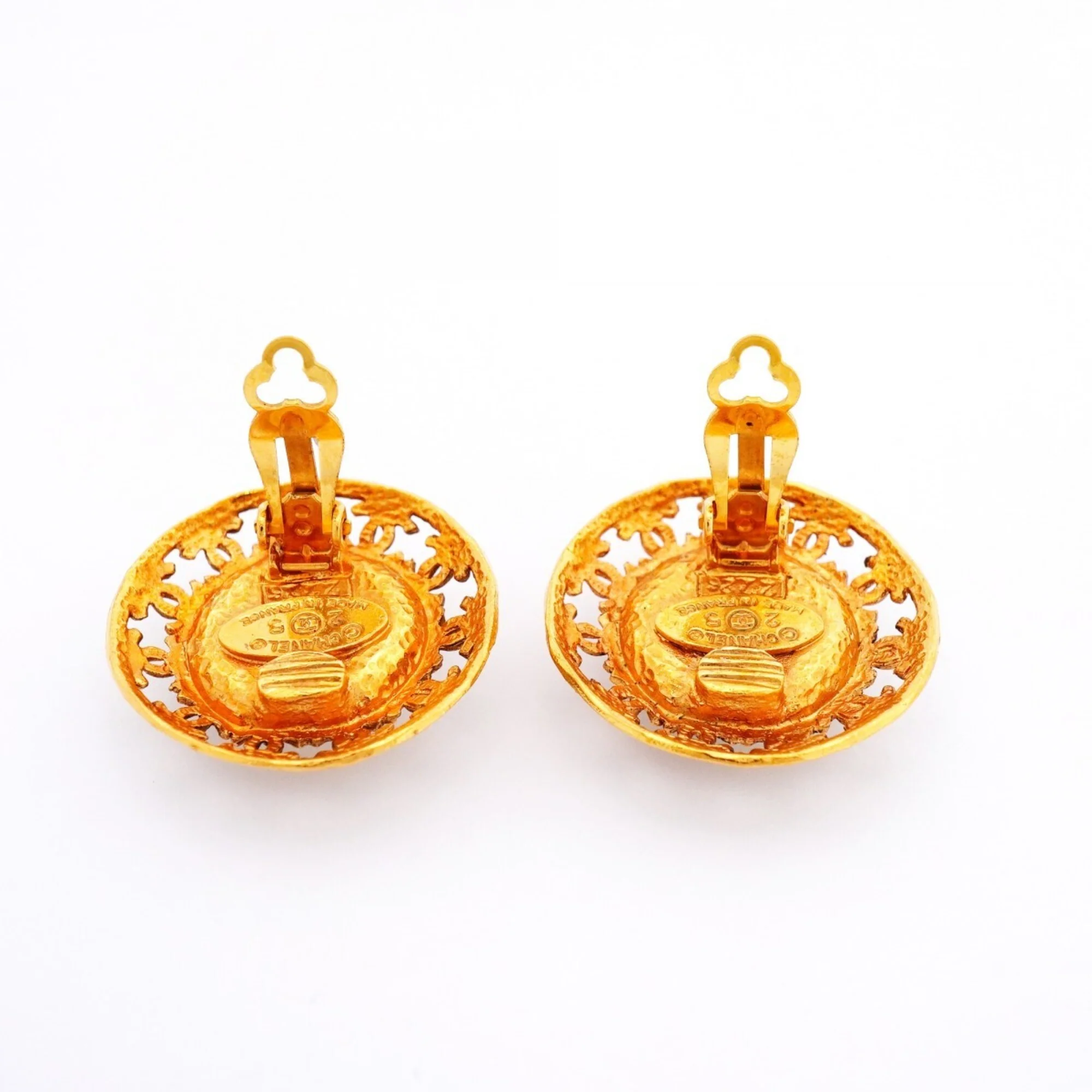 CC Logo Circle Clip-On Earrings Metal Gold-Tone Metal - Image 7