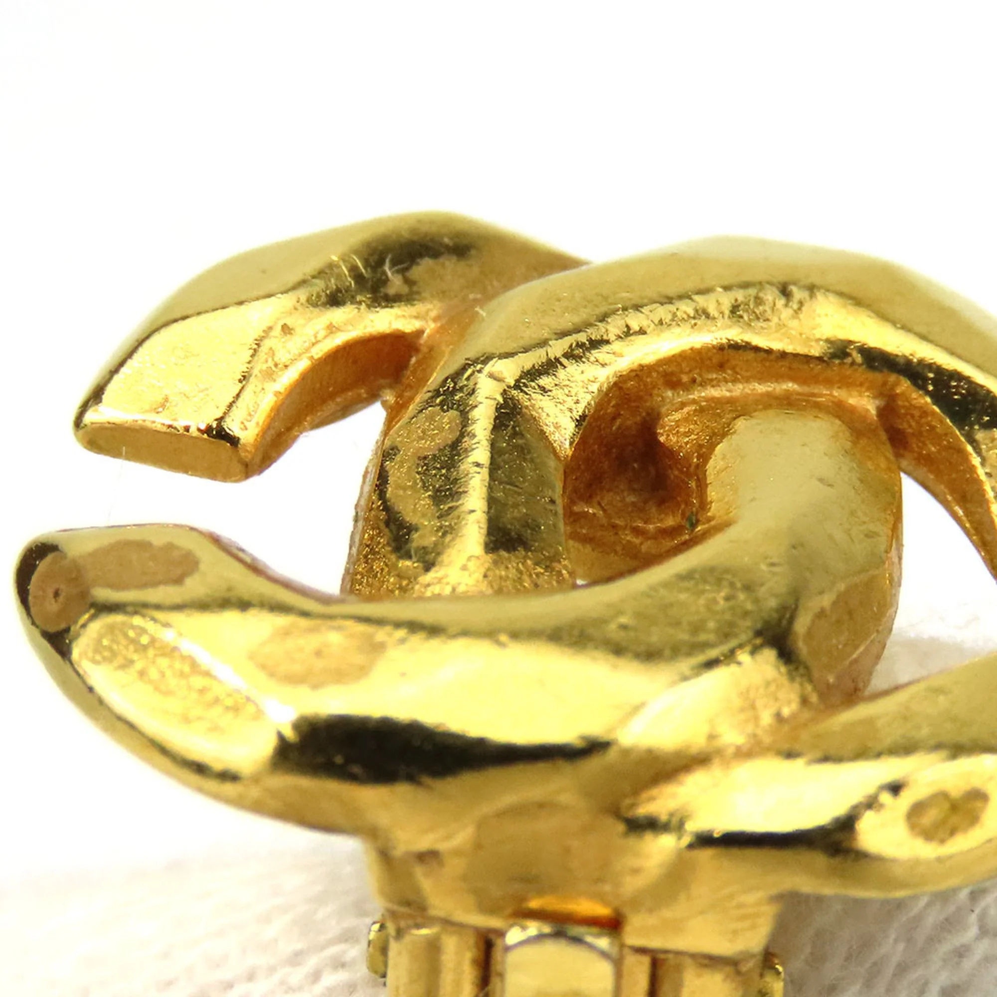 CC Logo Clip-On Earrings Gold-Tone Metal Gold-Tone Metal - Image 4