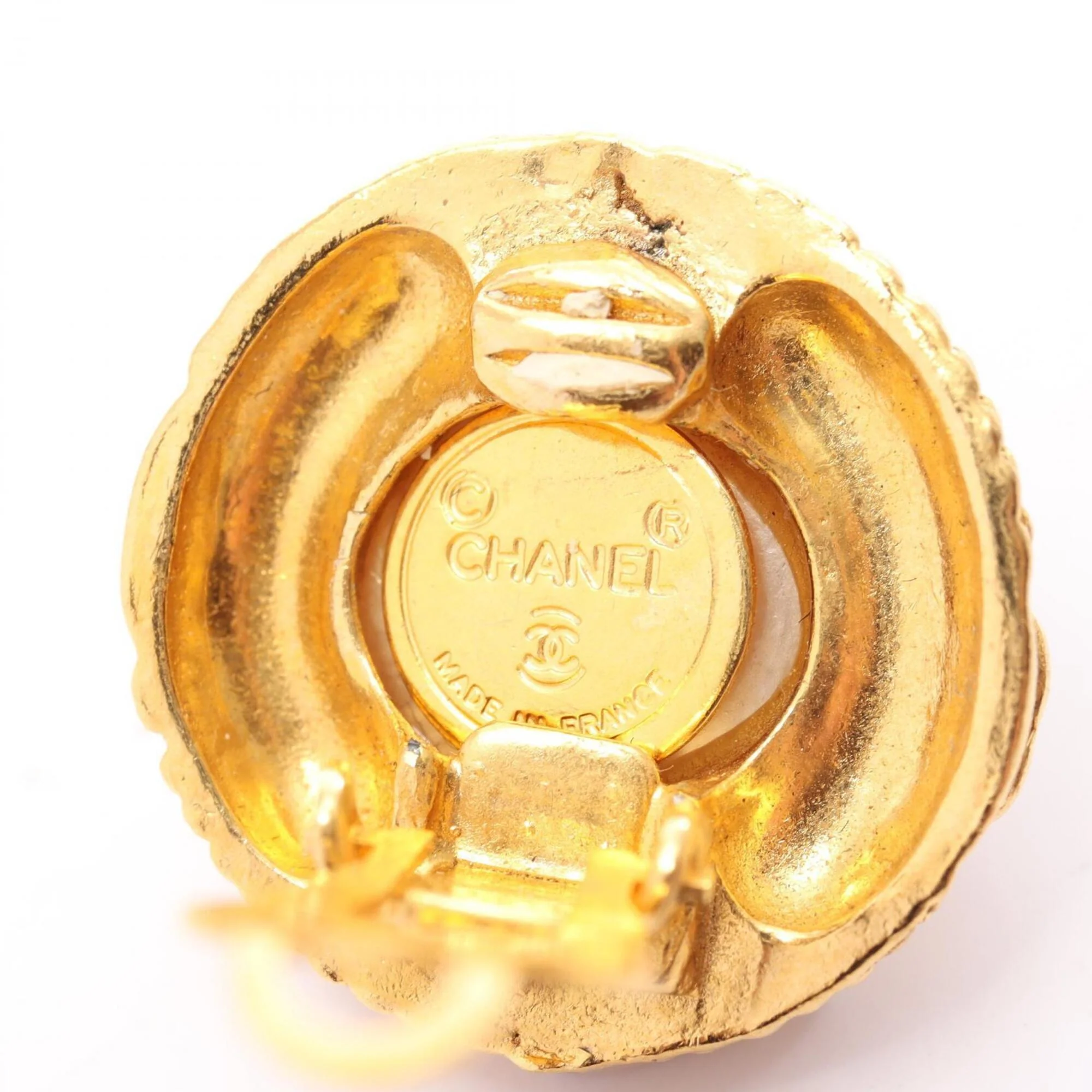CC Logo Clip-On Earrings Metal - Image 3
