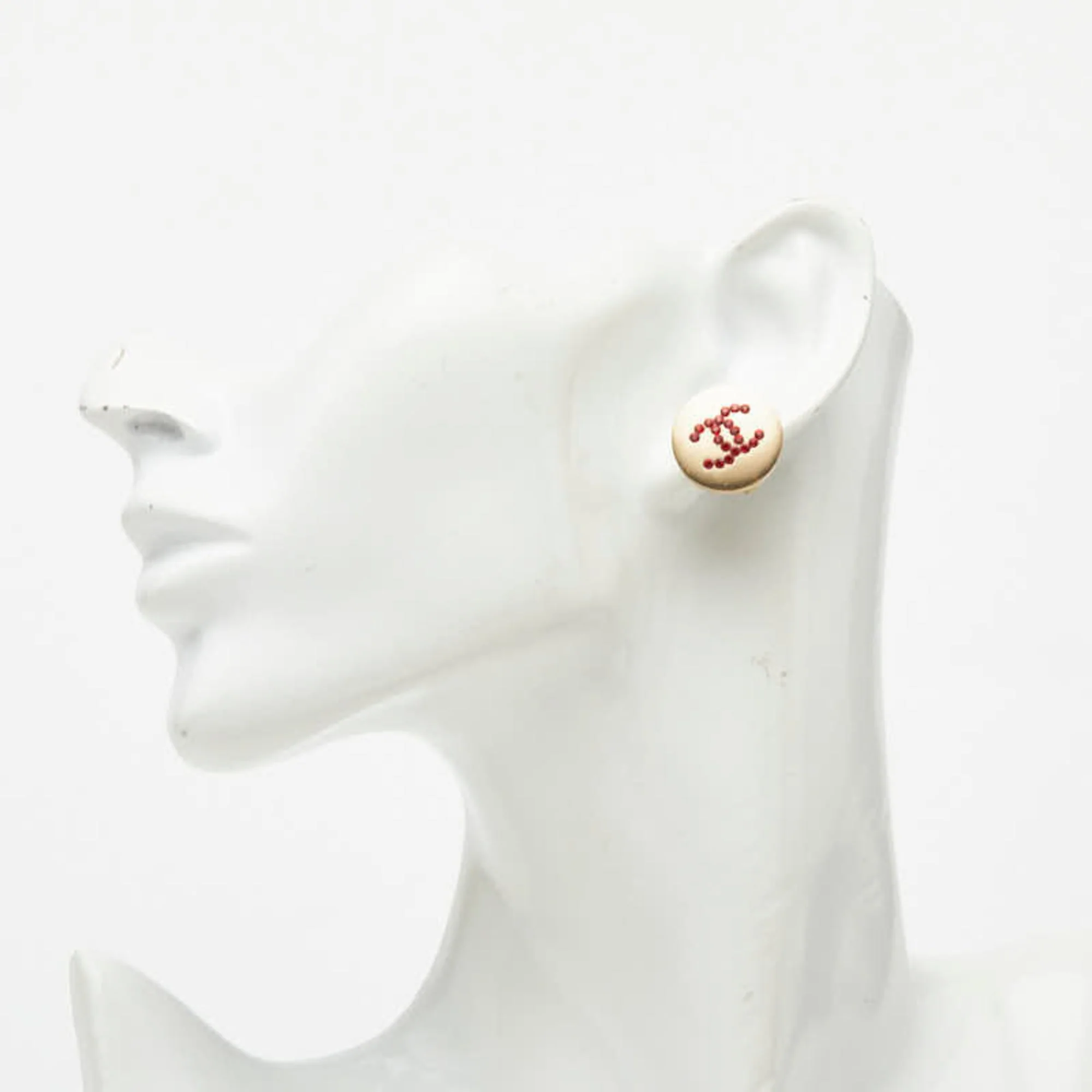 CC Logo Clip-On Earrings Metal - Image 5