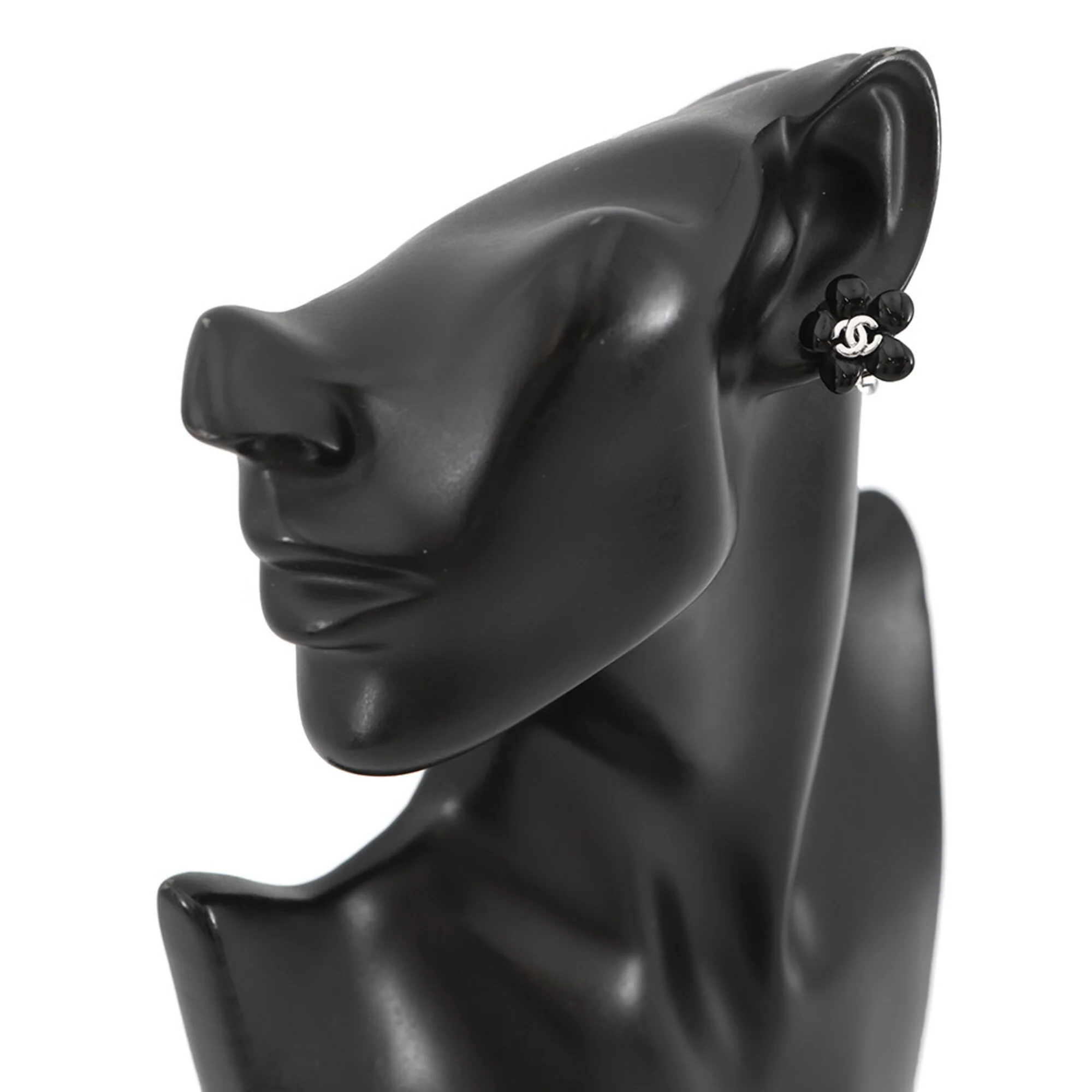 CC Logo Clip-On Earrings Metal - Image 4