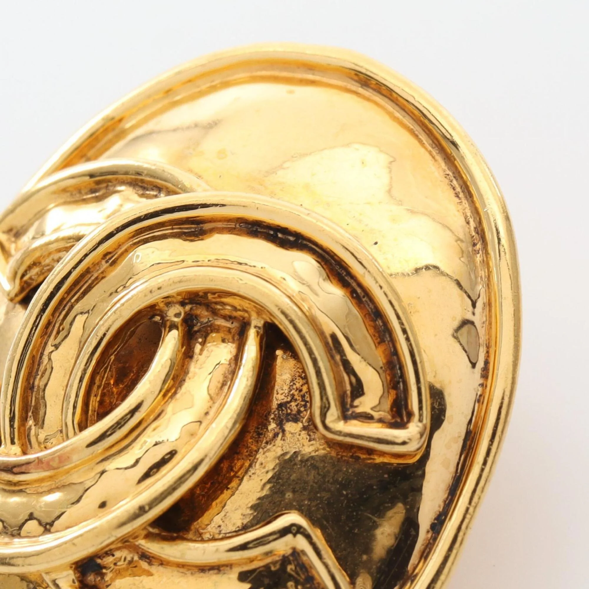 CC Logo Clip-On Earrings Metal - Image 6
